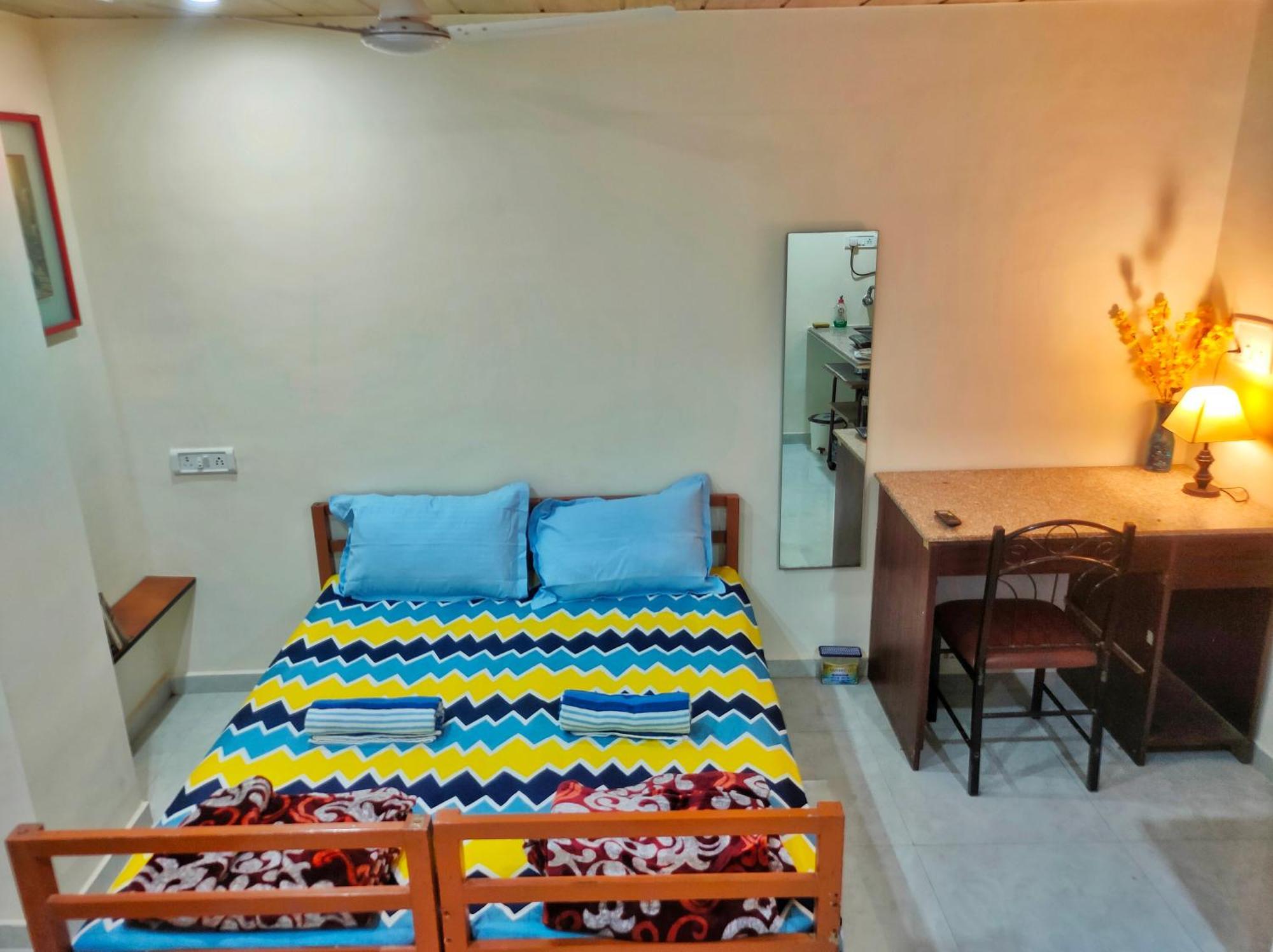 Ebony - Comfortable Homestay Mumbai
