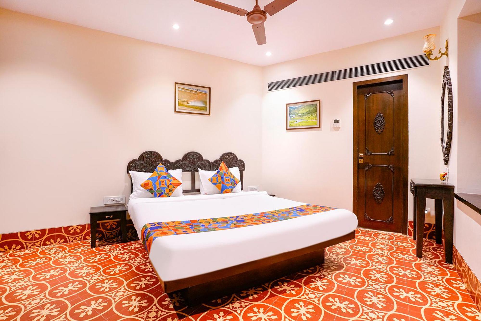 Fabhotel Corporate Jb Nagar Nr Airport