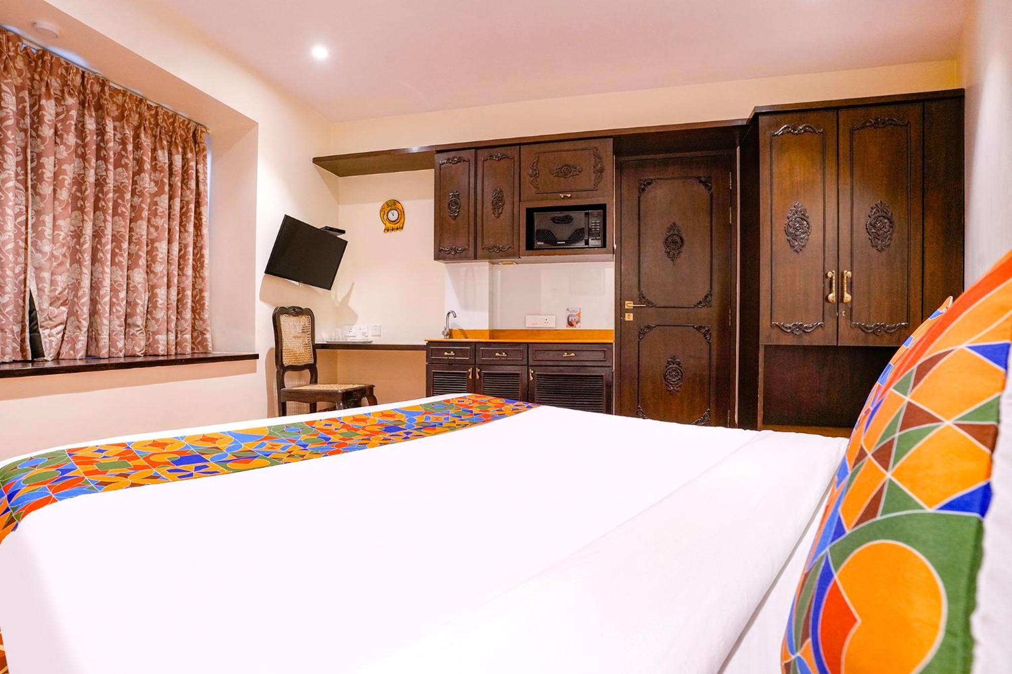 Hotel Fabhotel Corporate Jb Nagar Nr Airport *