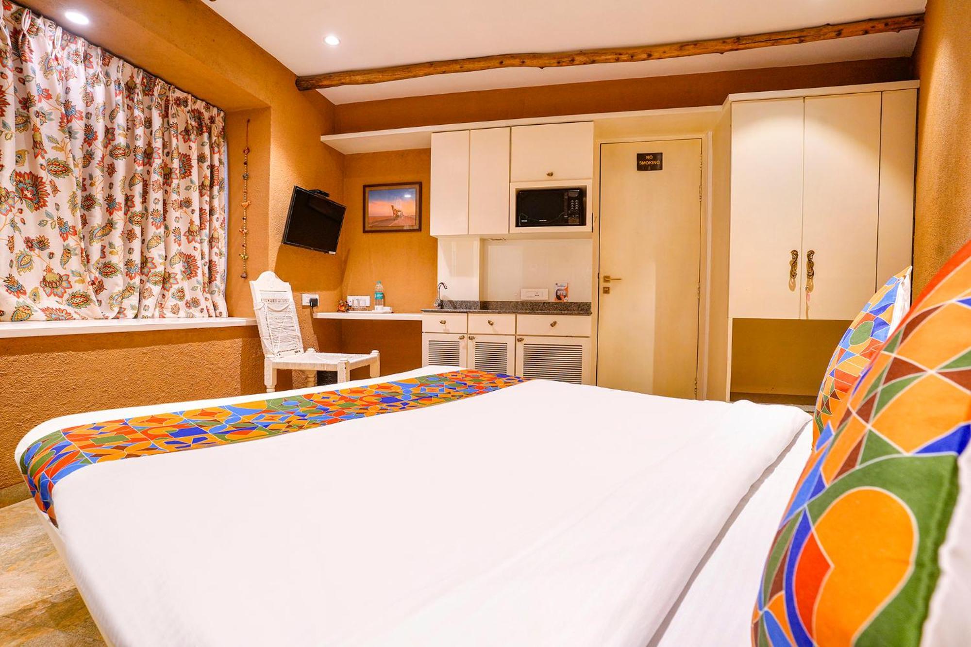 Hotel Fabhotel Corporate Jb Nagar Nr Airport *