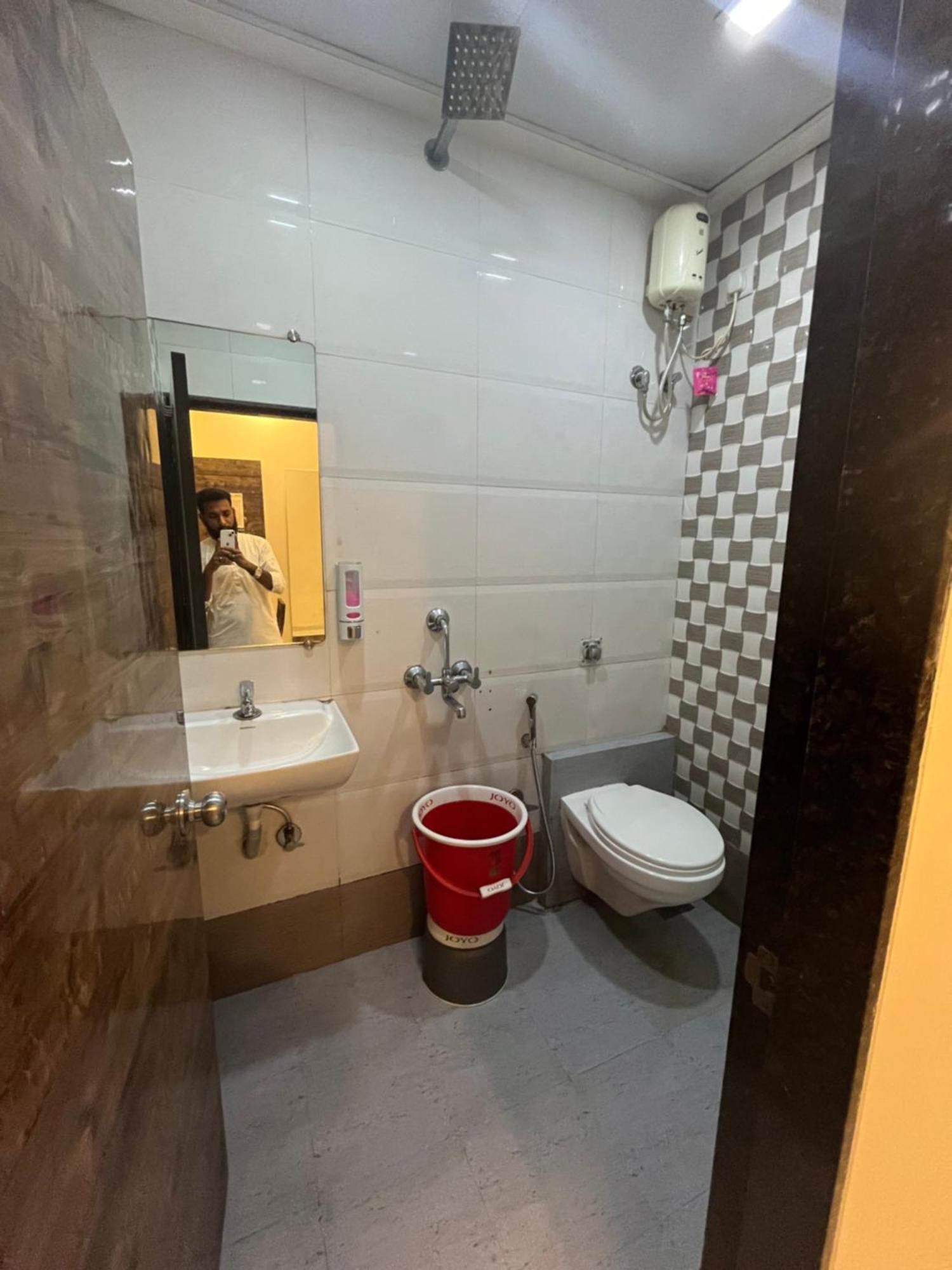 Fabexpress Shahi Palace - Nr - Mumbai International Airport *