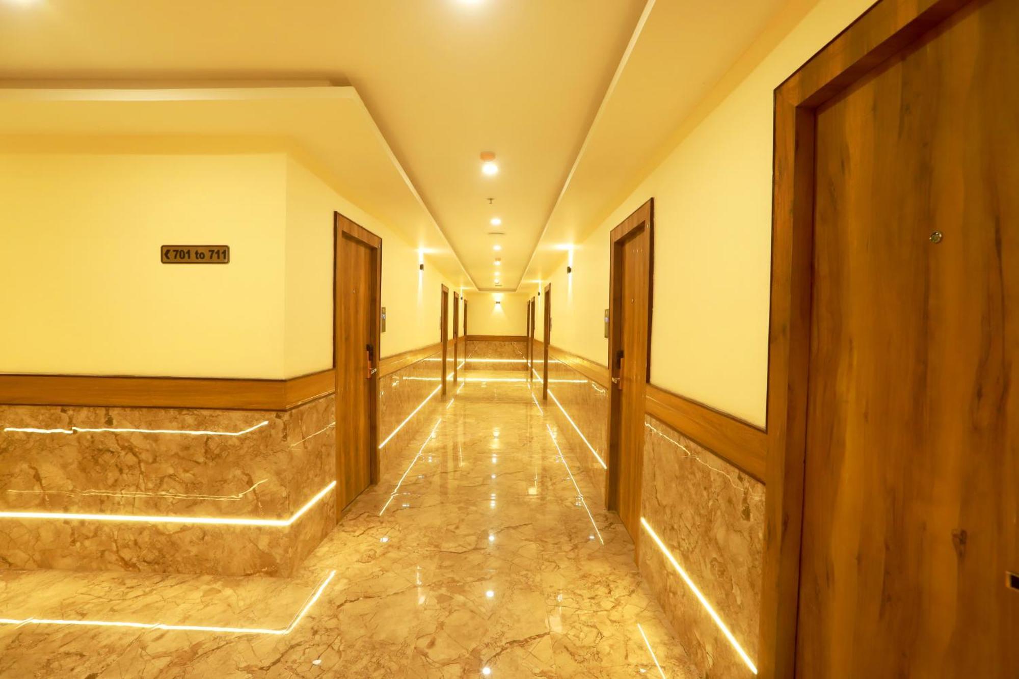 Hotel Bkc Minerva, Near Us Consulate