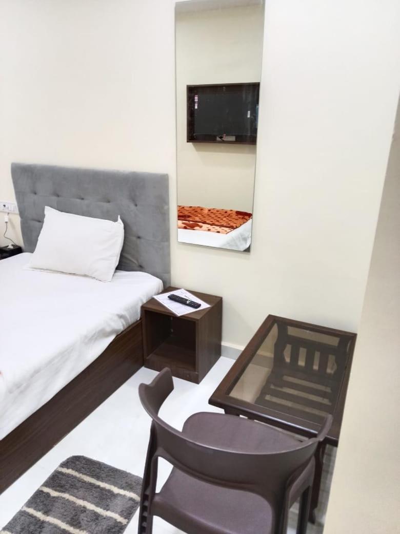 Lexus 5 Hotel 3*