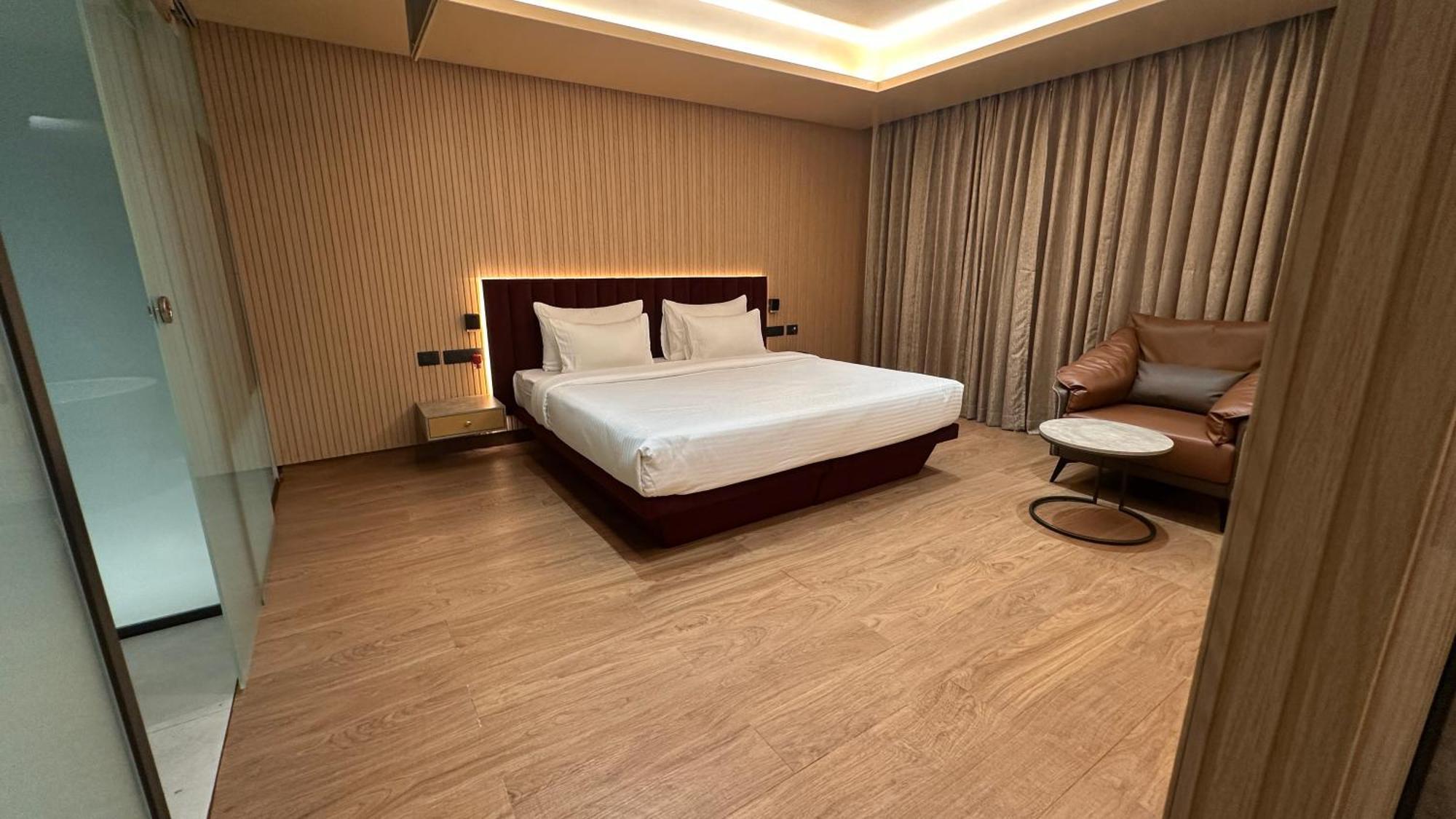 37th Crescent Navi Hotel Mumbai