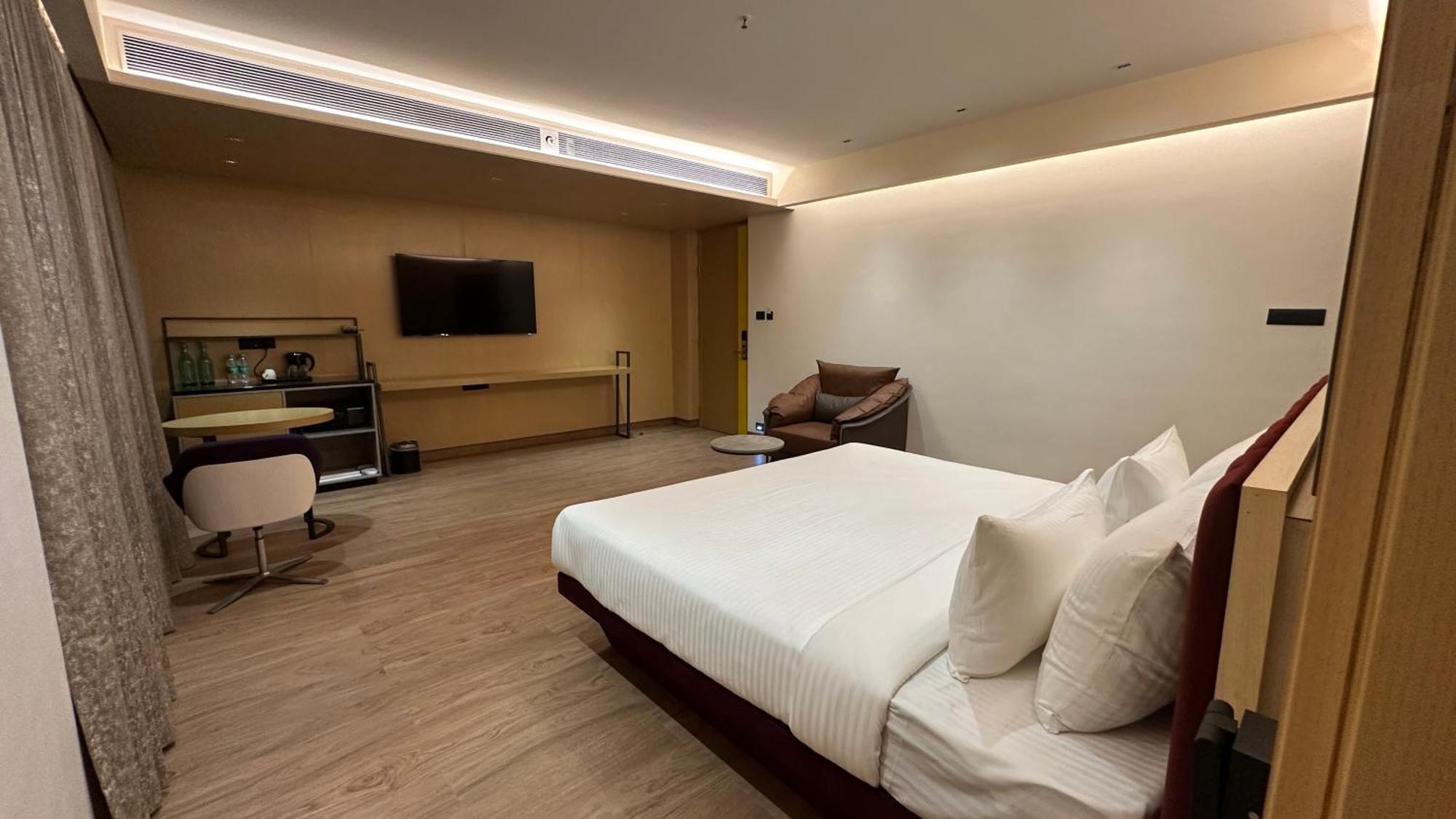 37th Crescent Navi