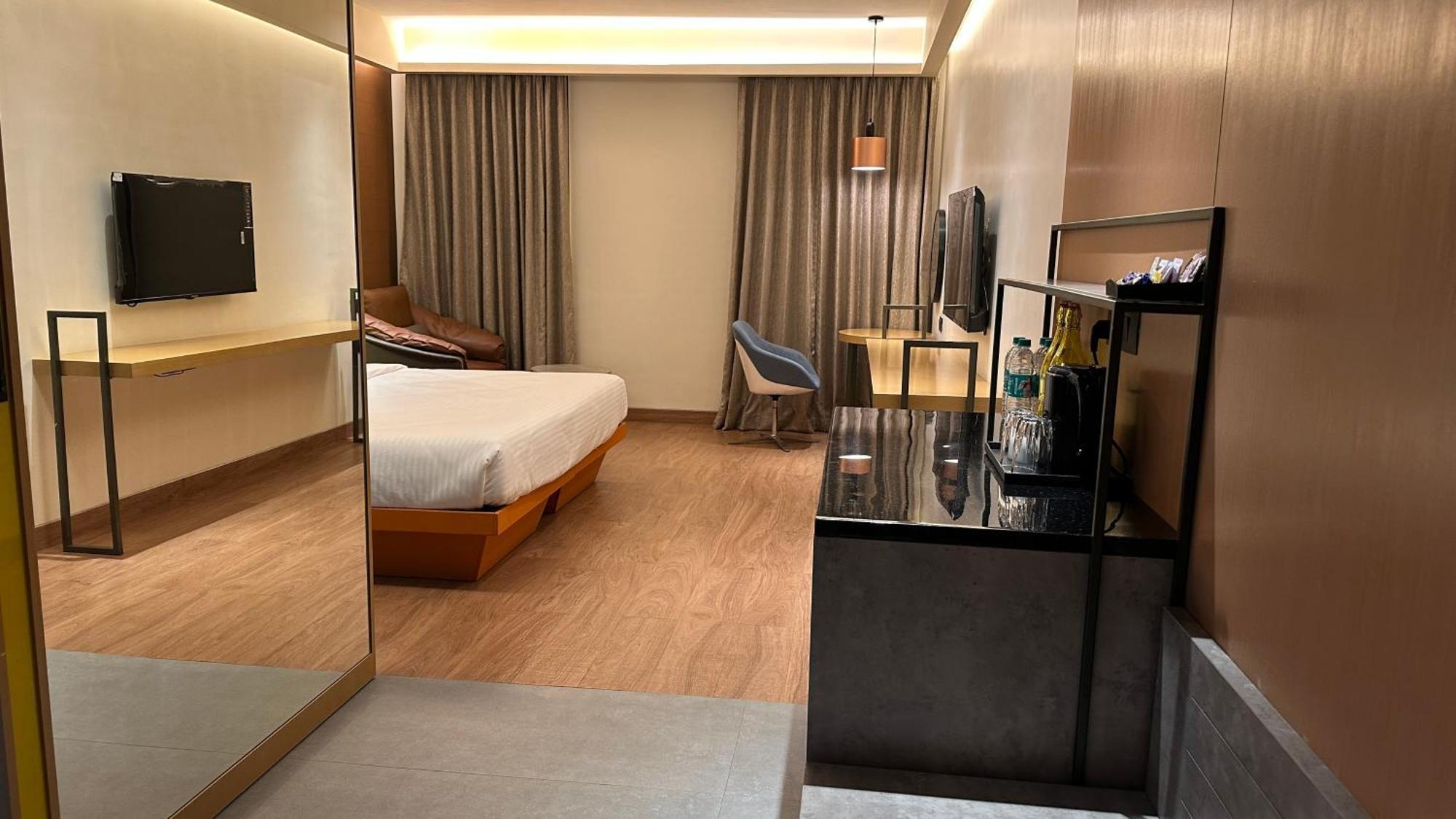 37th Crescent Navi Hotel