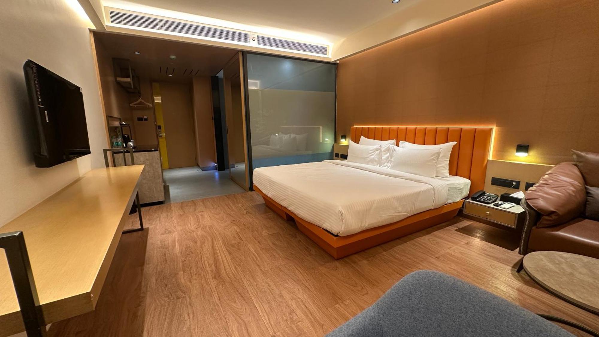 37th Crescent Navi Hotel Mumbai