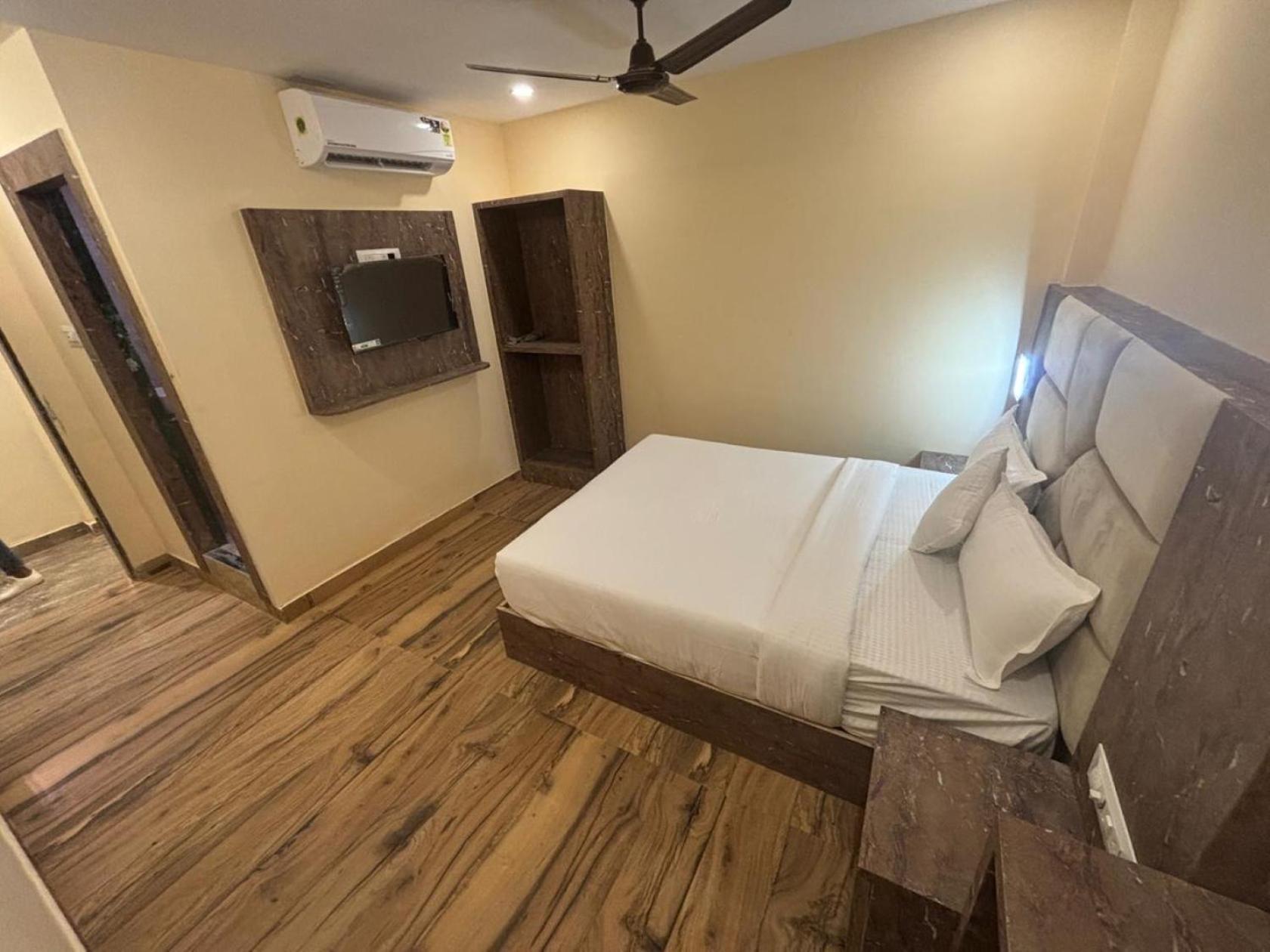 Crystal Castle Hotel Mumbai