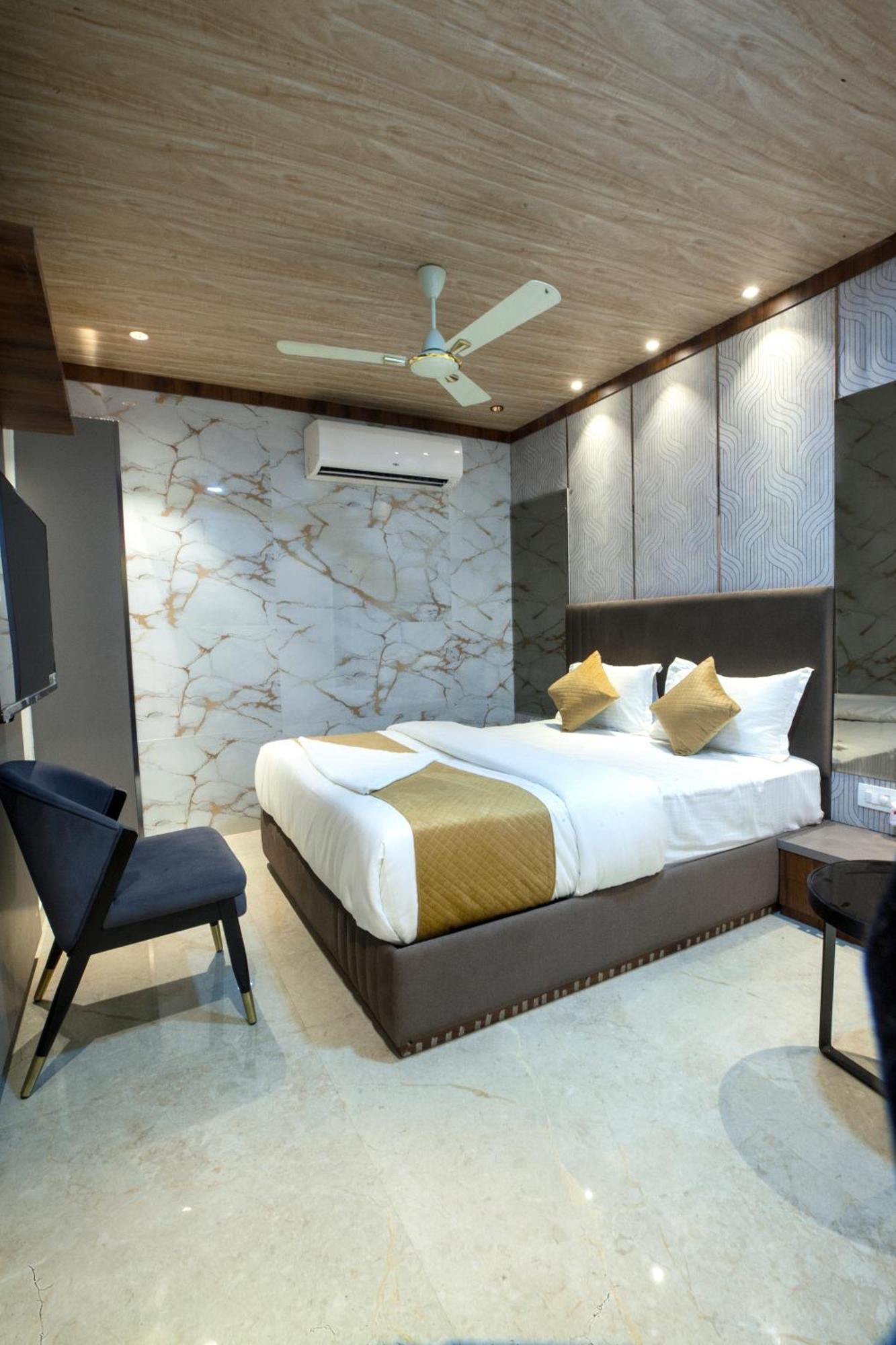Hotel Nexus - Near Nesco Mumbai