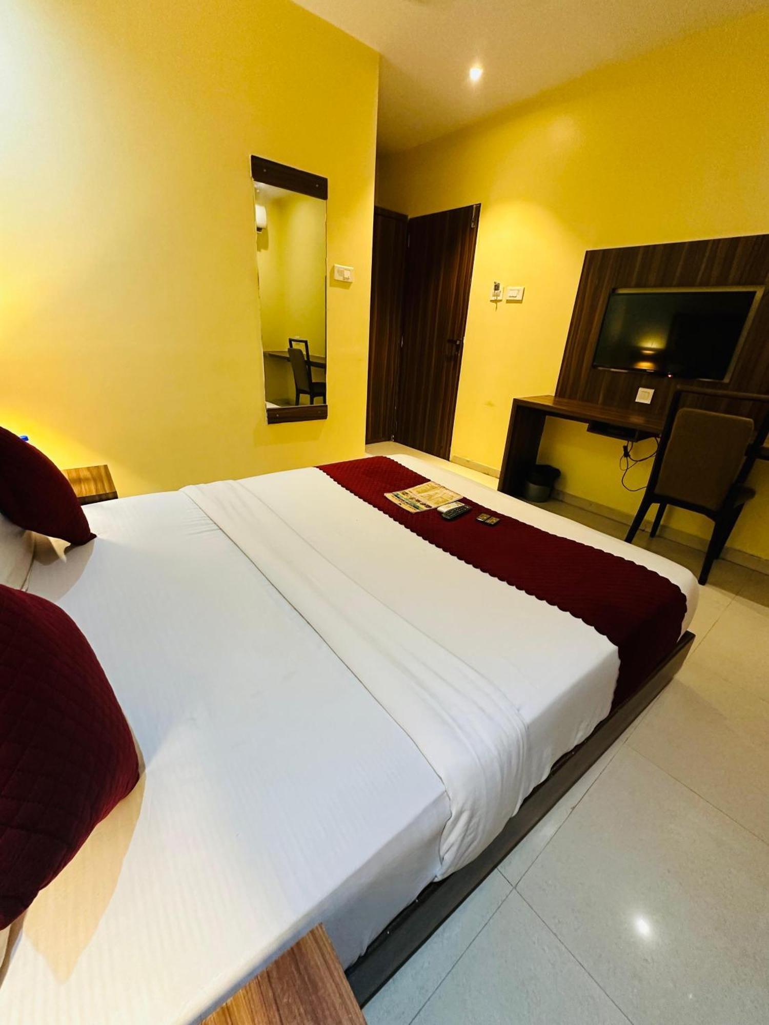 Hotel Emerald