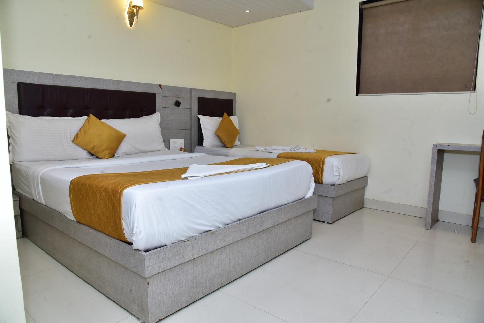 Hotel Embassy