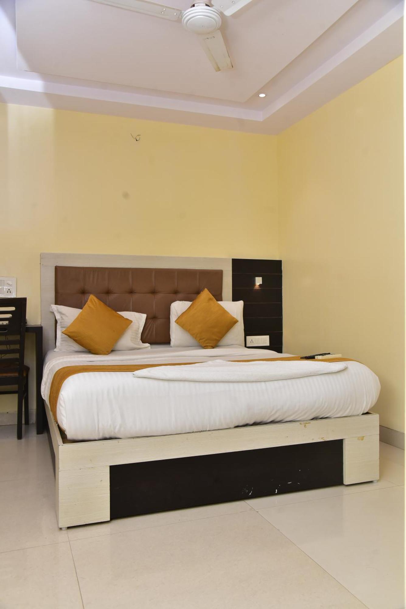 Embassy 3* Mumbai