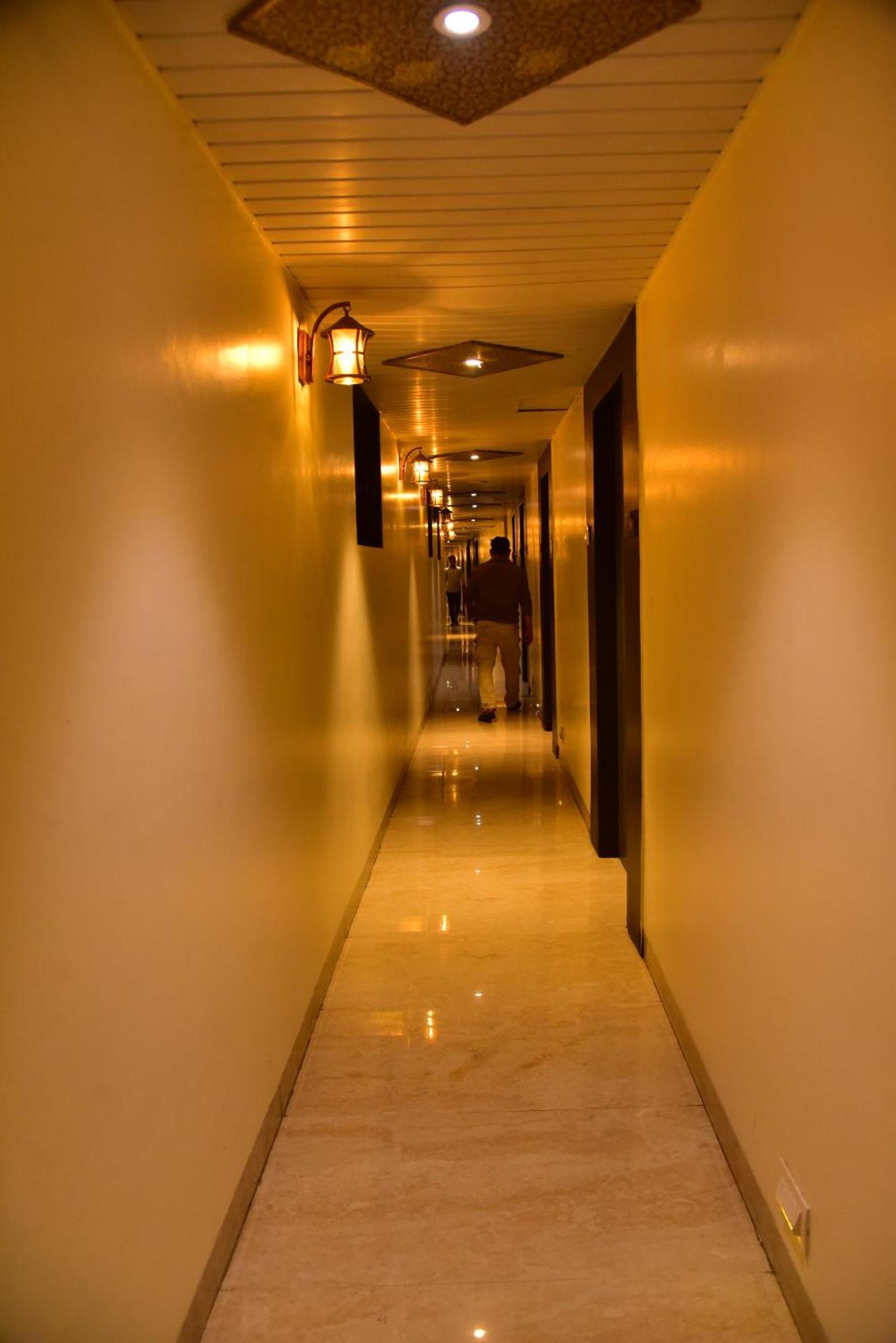 Embassy Hotel 3*