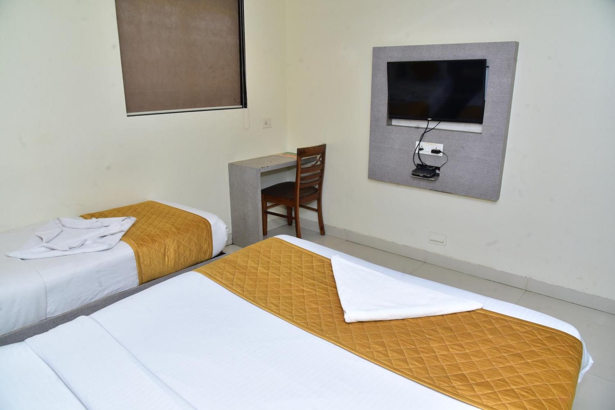 Hotel Embassy