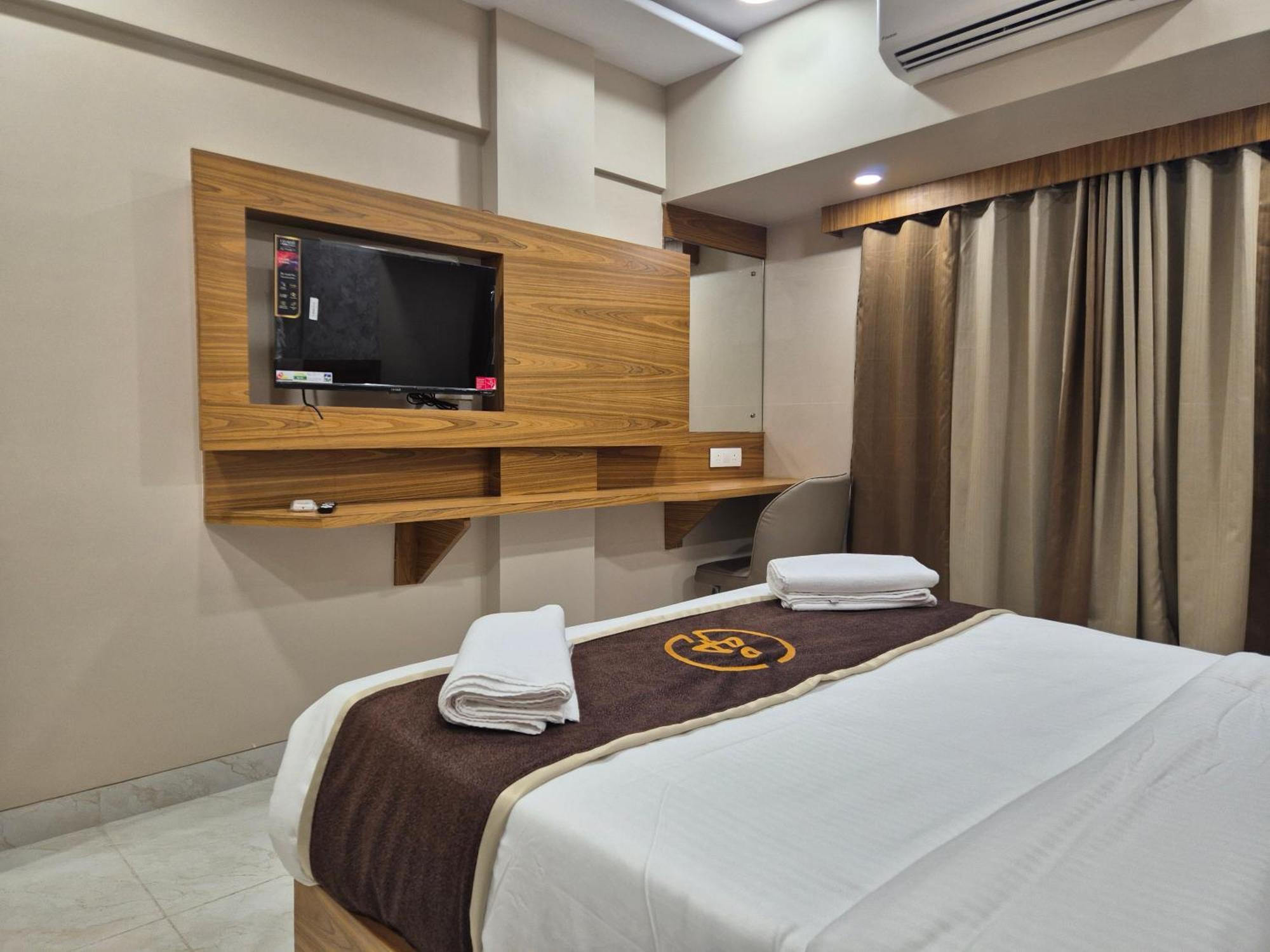 Hotel Galaxy Bkc