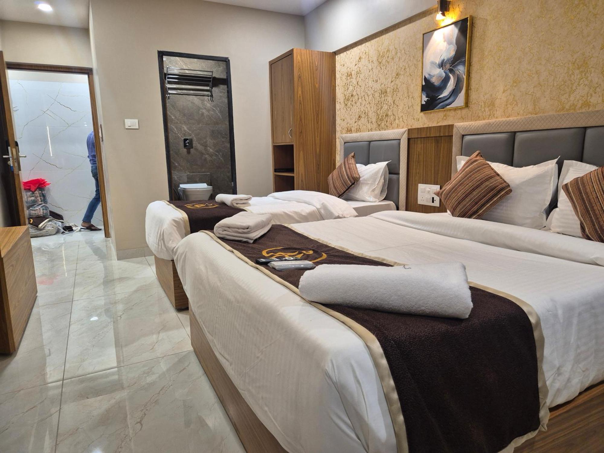 Hotel Galaxy Bkc 2*