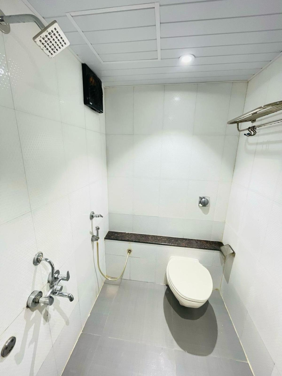 Hotel Amfahh Mumbai