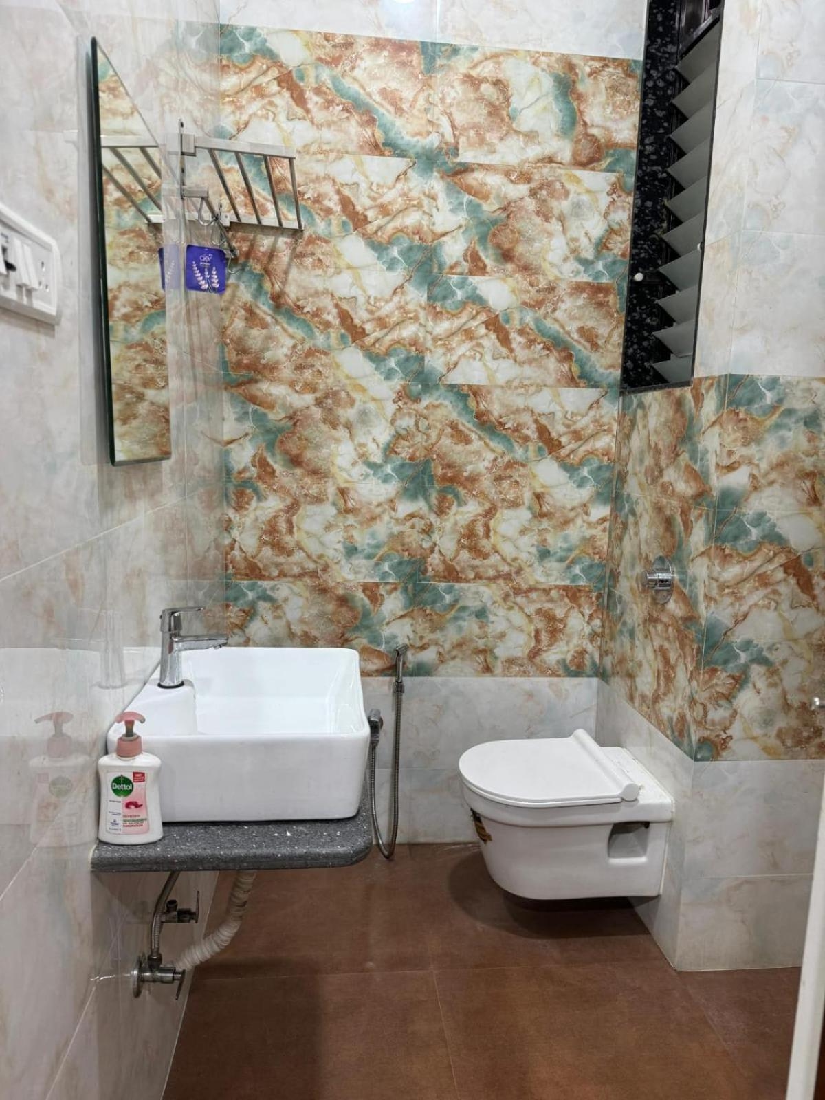 Luxurious 4bhk In Kandivli Spacious Scenic And Family Friendly * Mumbai