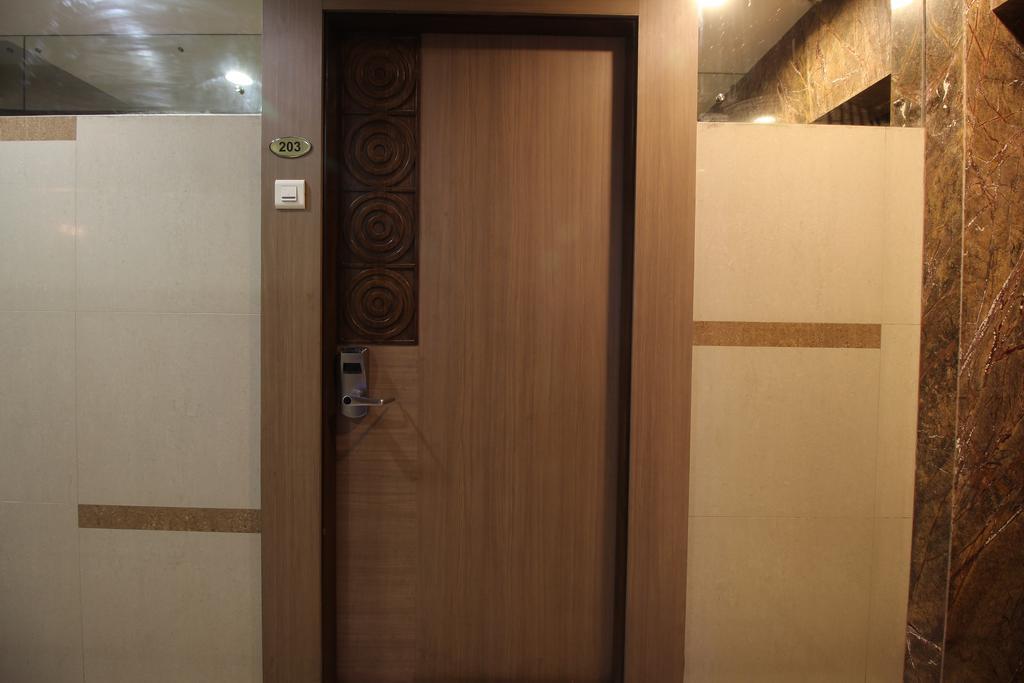 Samrat 3*