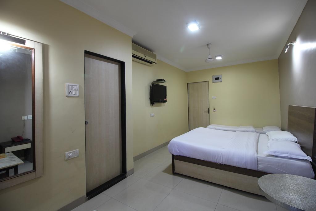 Samrat Hotel 3*