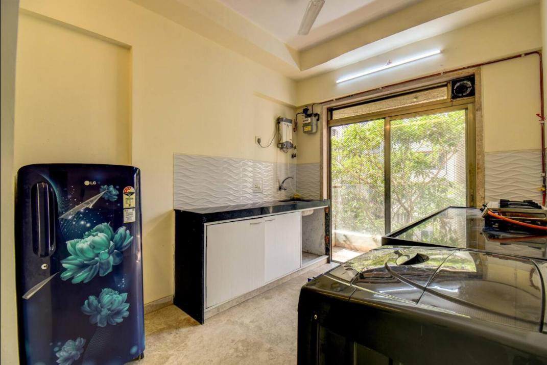 Apartment 1 Private Bedroom In A 2bhk Near Bkc Kalina
