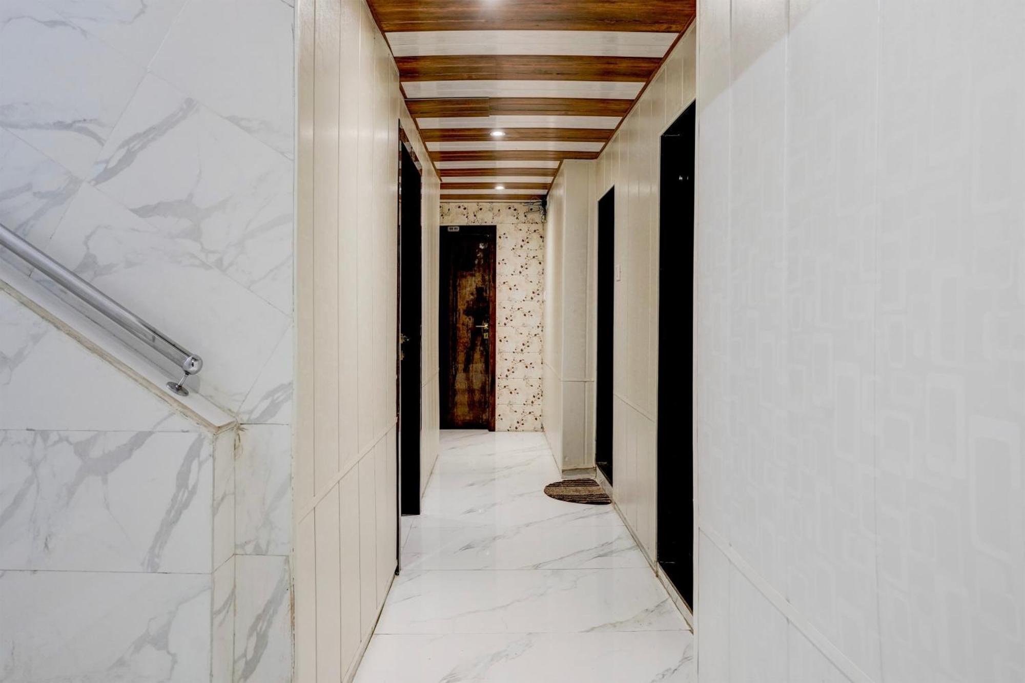Fabhotel Hans Residency Hotel