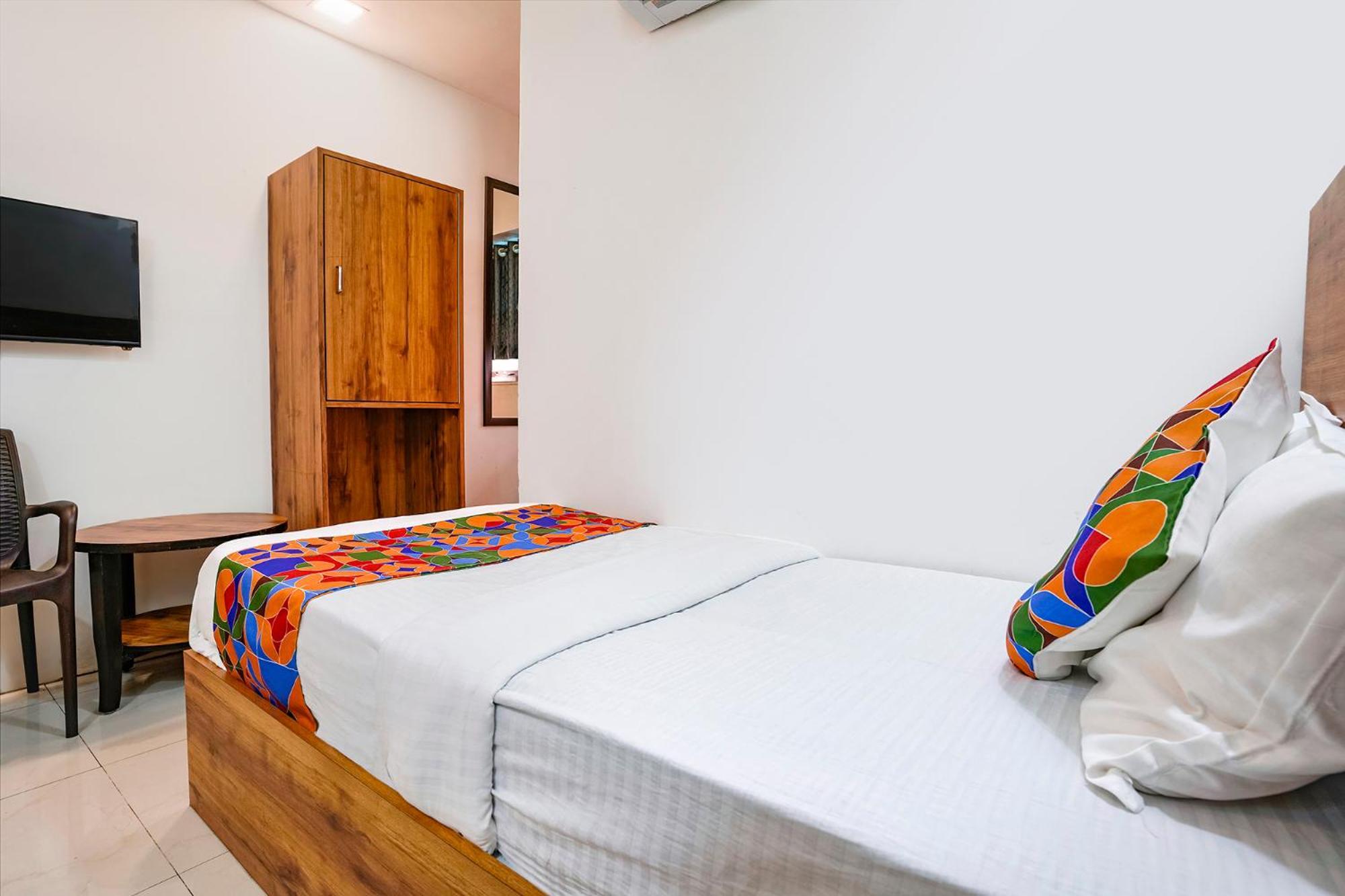 Fabhotel Shiv Leela Grand 3*