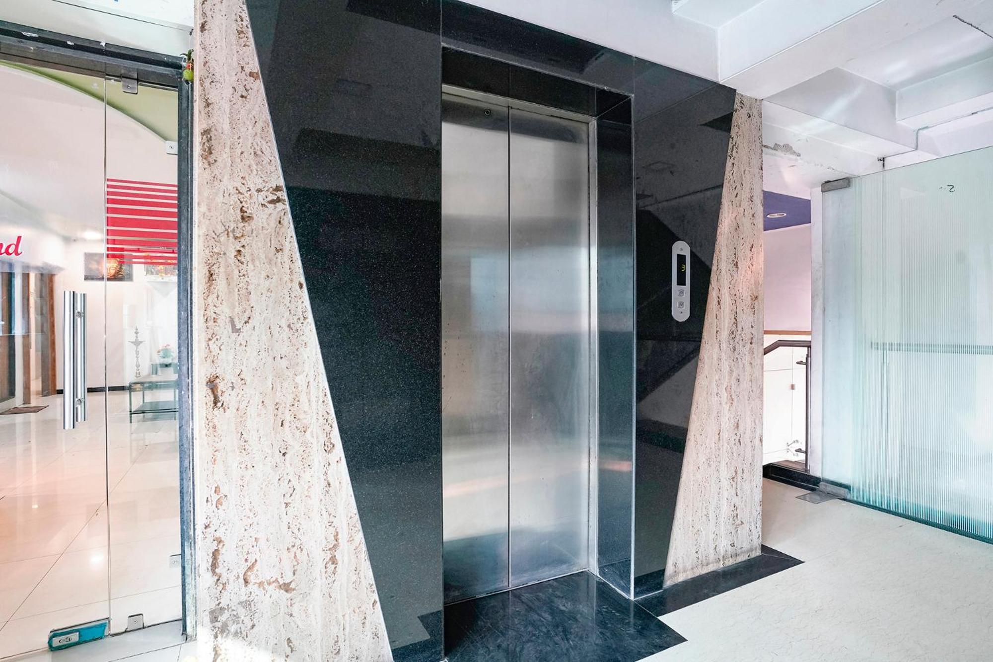Fabhotel Shiv Leela Grand Hotel