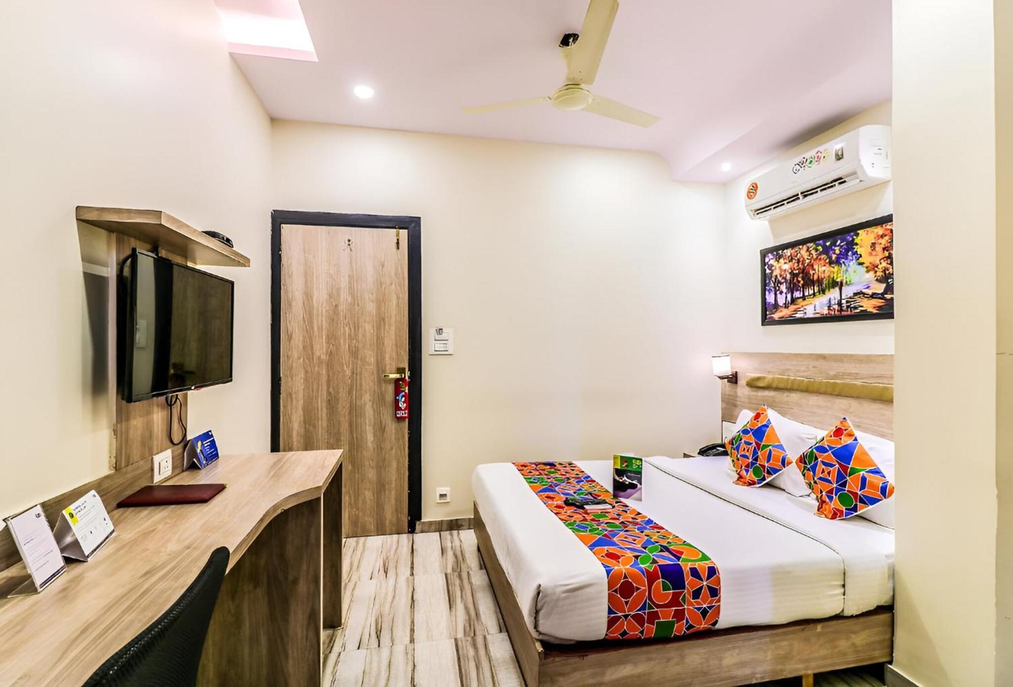 Glitz New Aksa International - Nr International Airport Mumbai