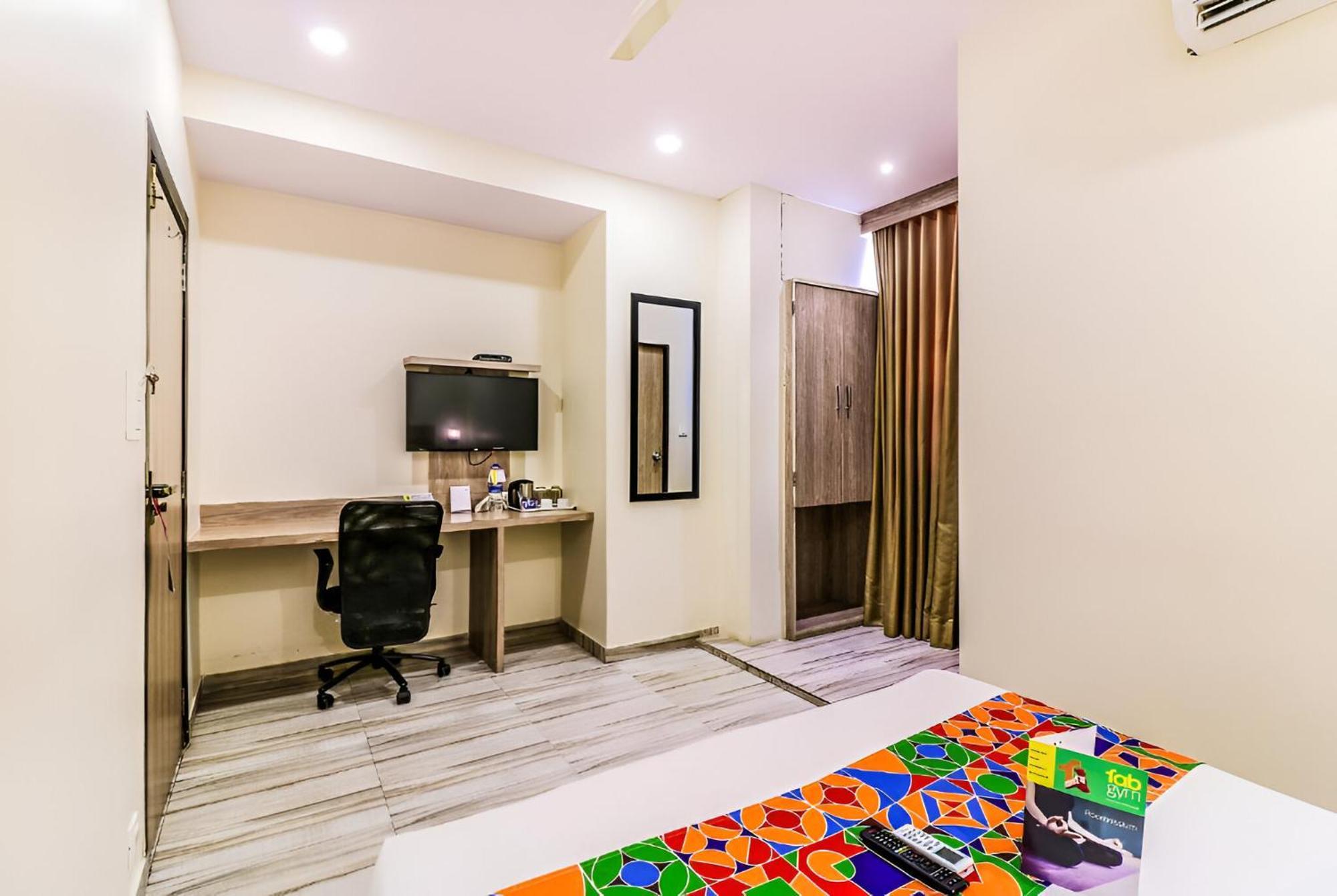 Glitz New Aksa International - Nr International Airport Mumbai