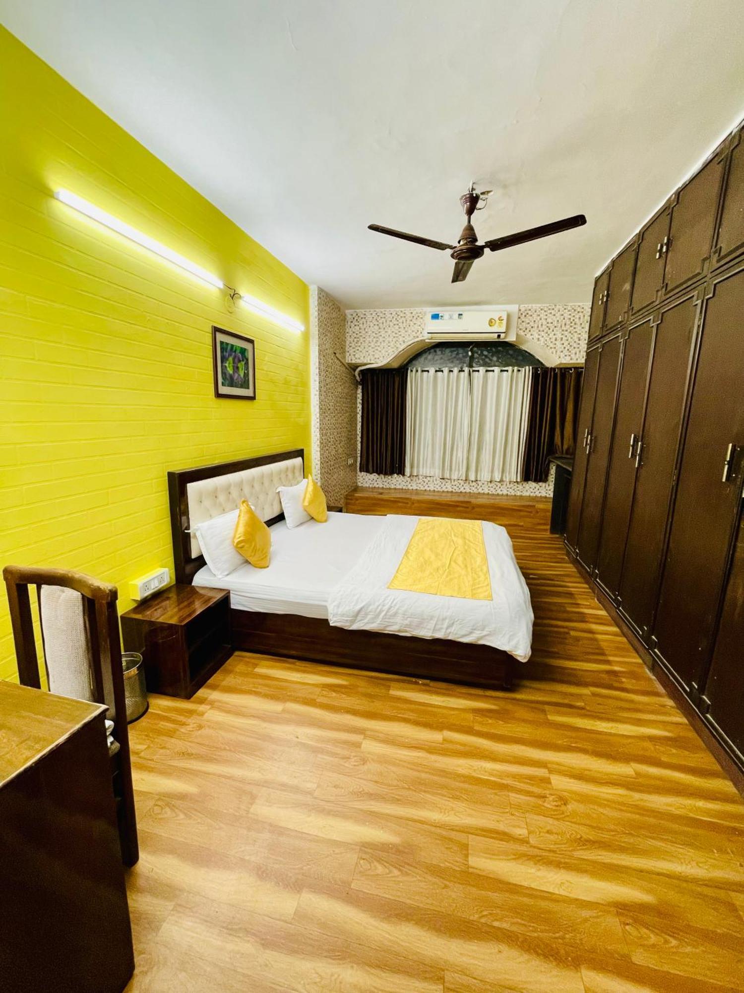 Homestay Urban And Suites, Service In Goregaon *