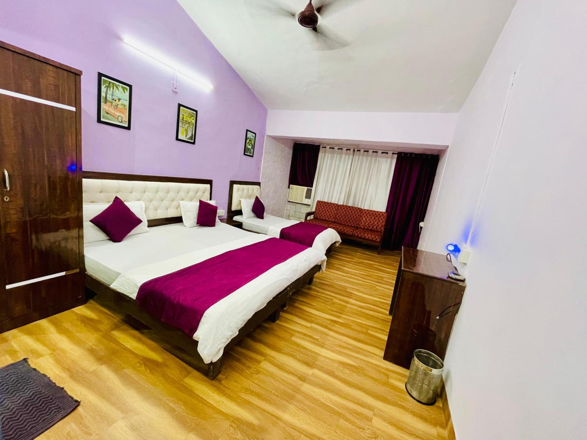 Urban And Suites, Service In Goregaon Homestay Mumbai
