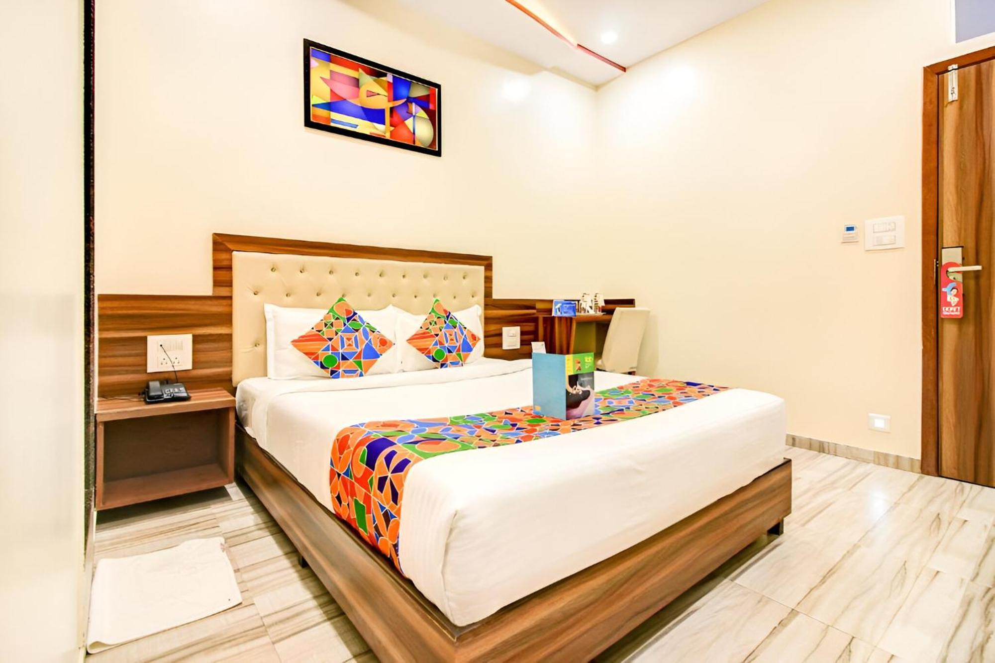 Glitz New Axis Internatinoal - Nr International Airport * Mumbai