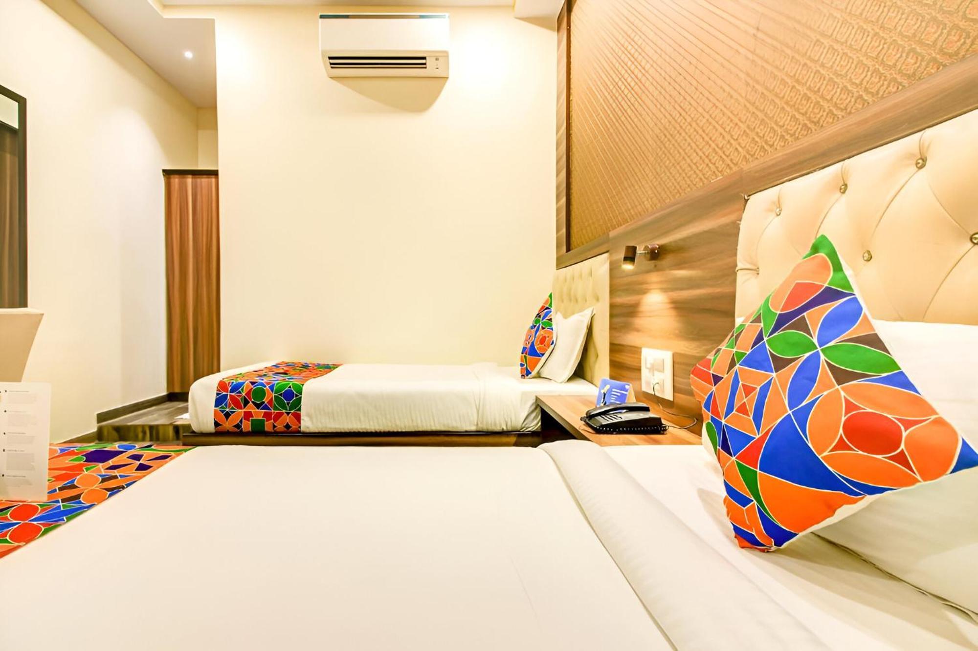 Glitz New Axis Internatinoal - Nr International Airport Mumbai
