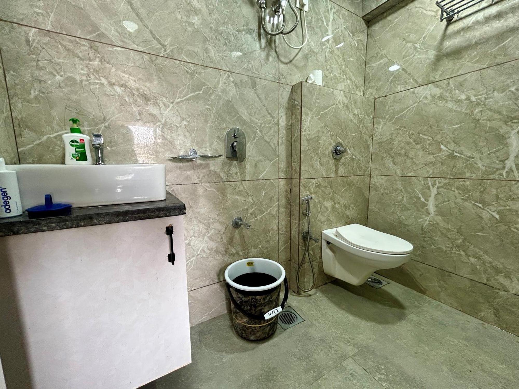 Zenith Homes - Elite , Near Chhatrapati Shivaji Maharaj International Airport * Mumbai