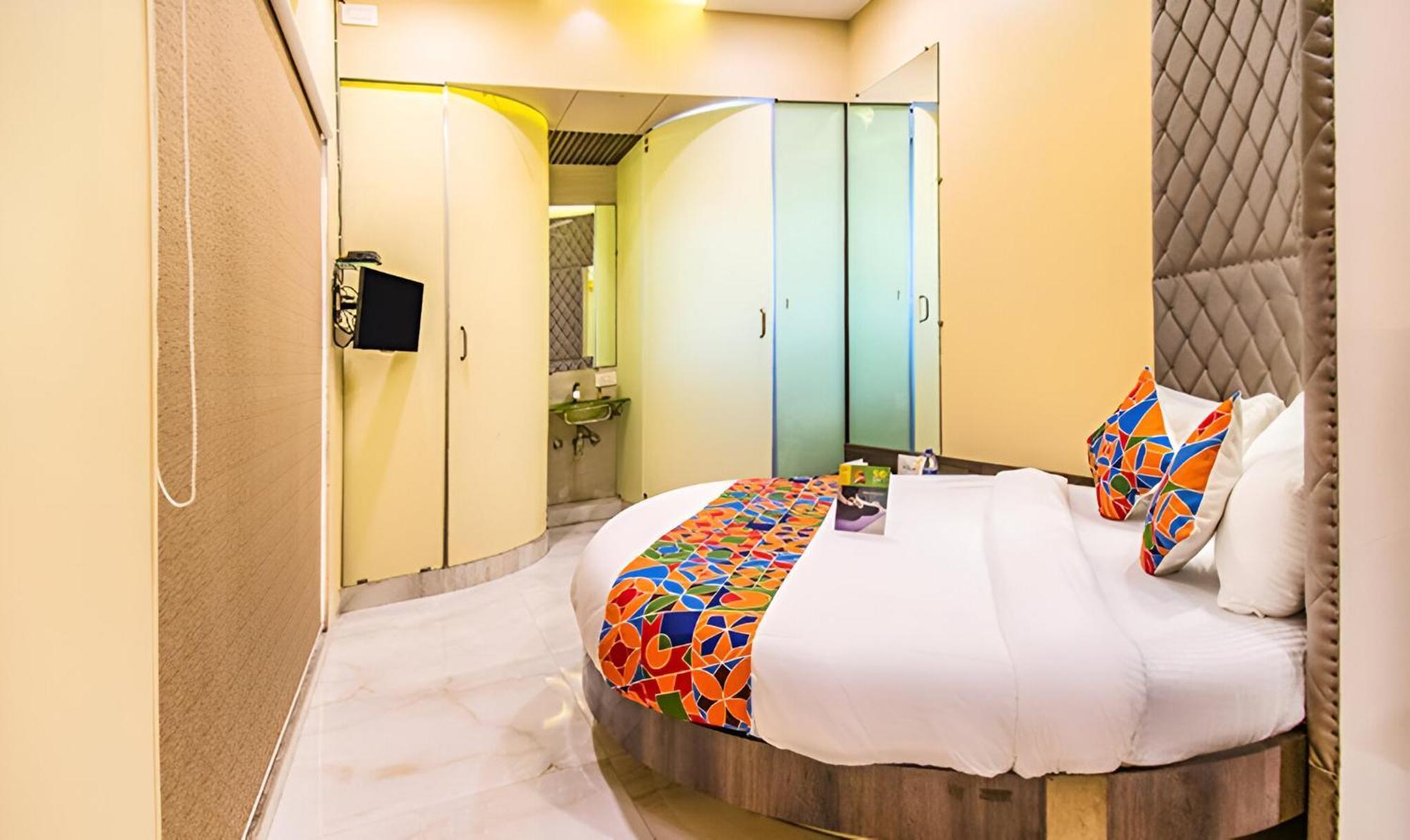 Glitz New Seven Hills - Nr International Airport Guest house *