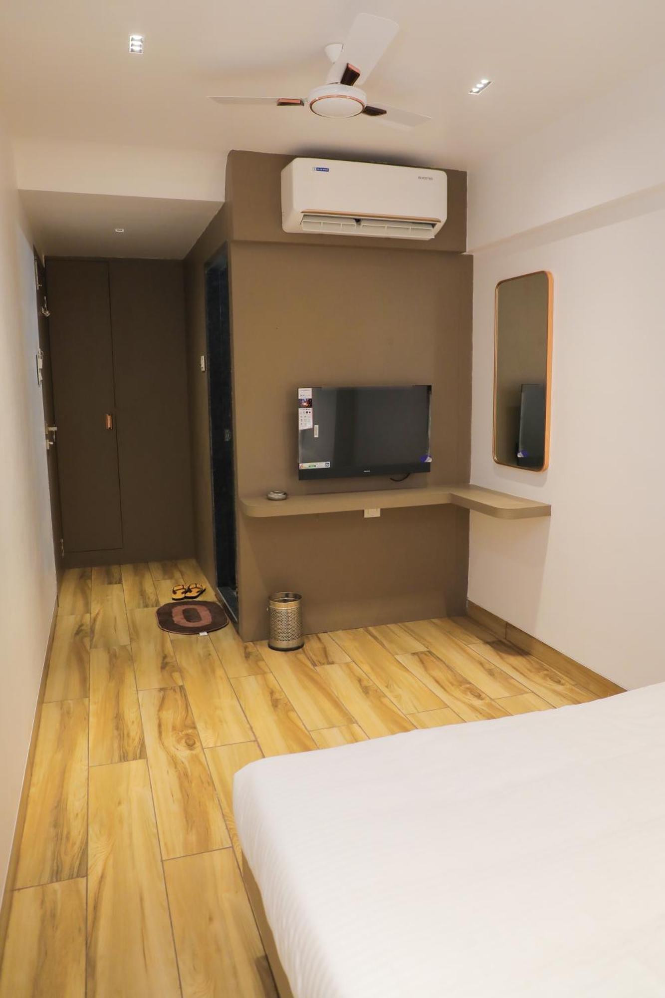 Hotel Apex & 2*