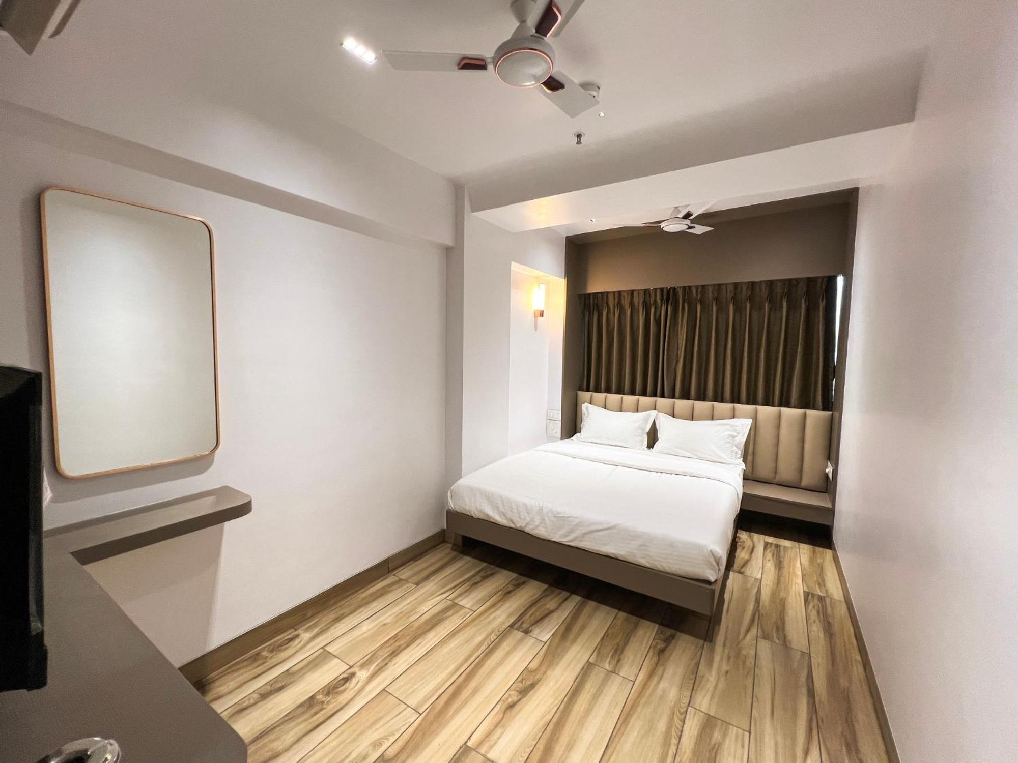 Hotel Apex & Mumbai