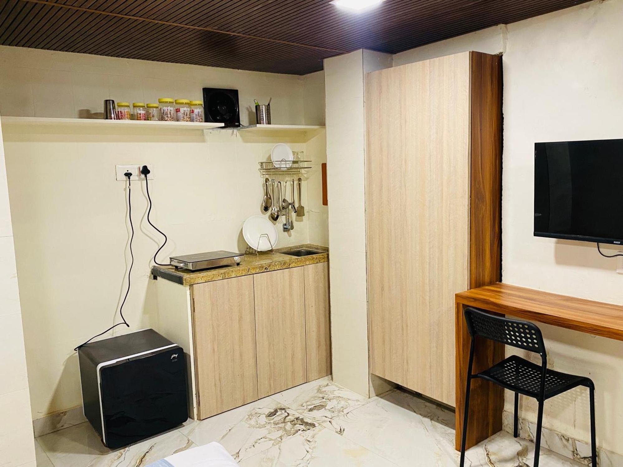 Hotel Avk-Near Kokilaben Hospital & Versova Beach- Rooms With Kitchen 3* Mumbai