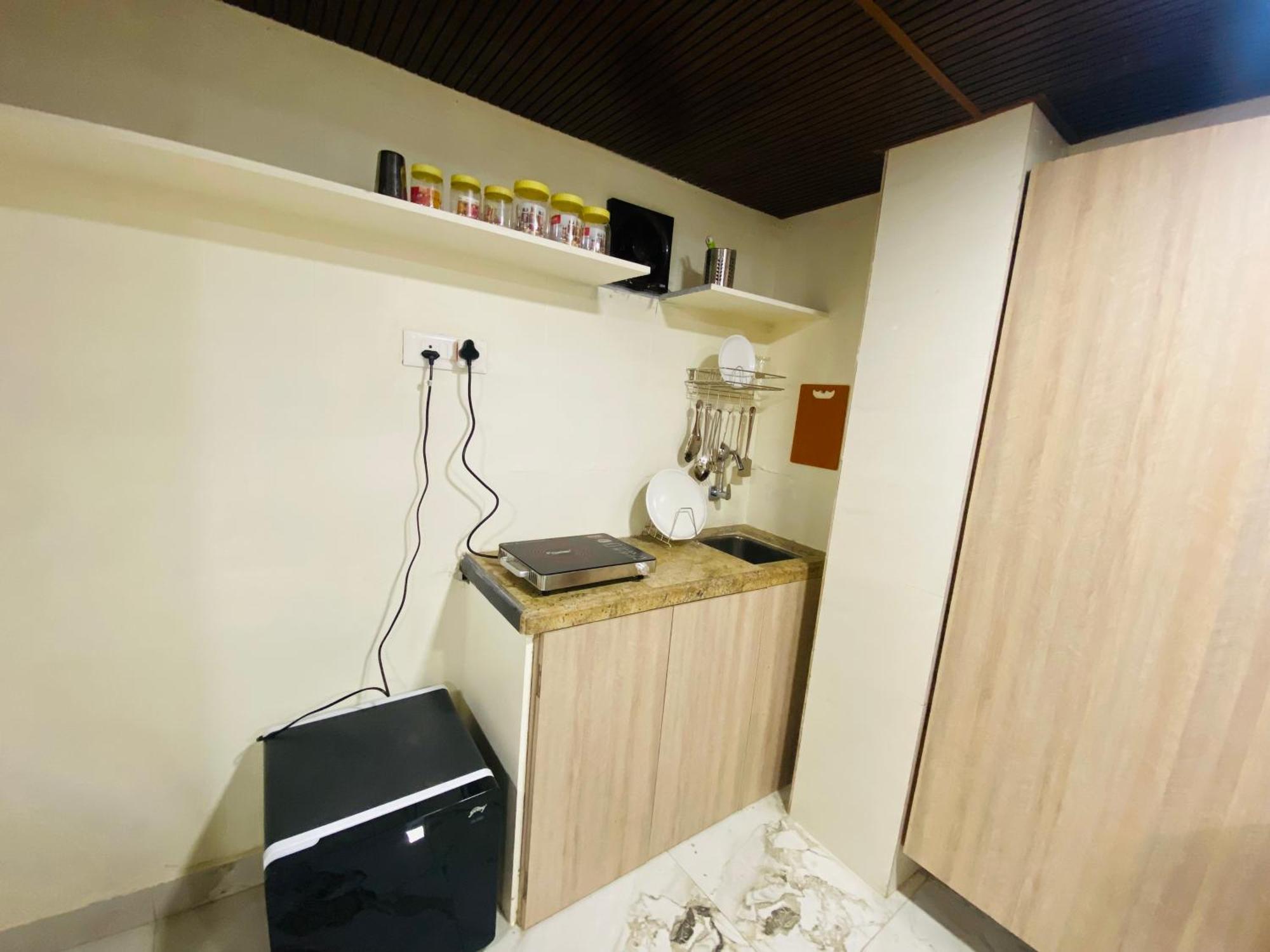 Hotel Avk-Near Kokilaben Hospital & Versova Beach- Rooms With Kitchen Hotel 3*