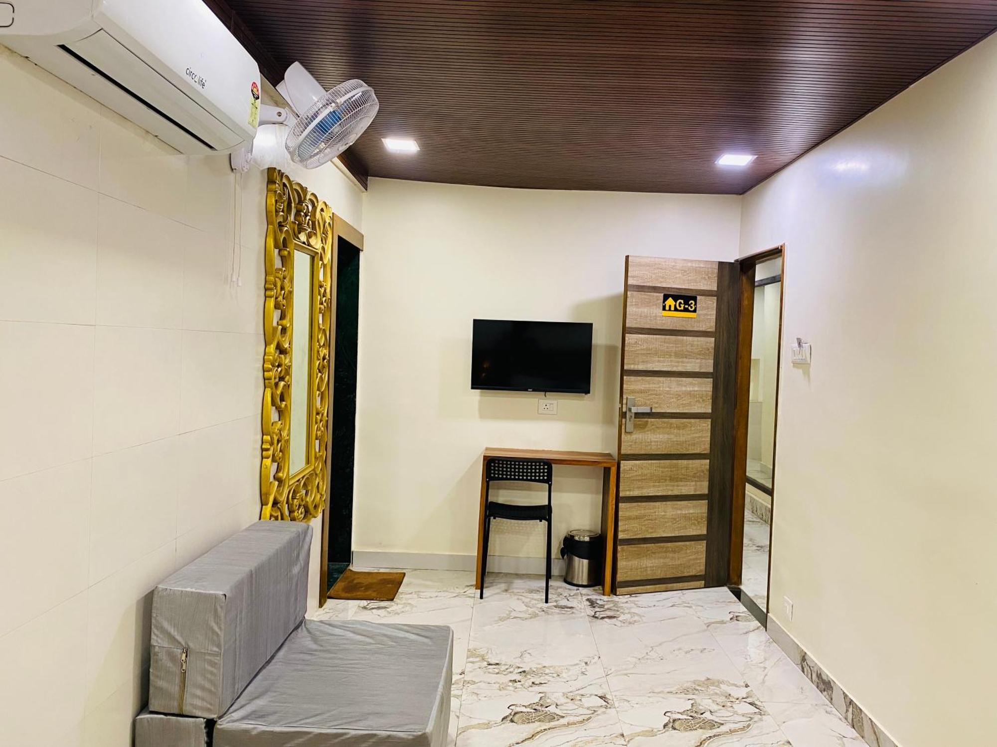 Hotel Avk-Near Kokilaben Hospital & Versova Beach- Rooms With Kitchen
