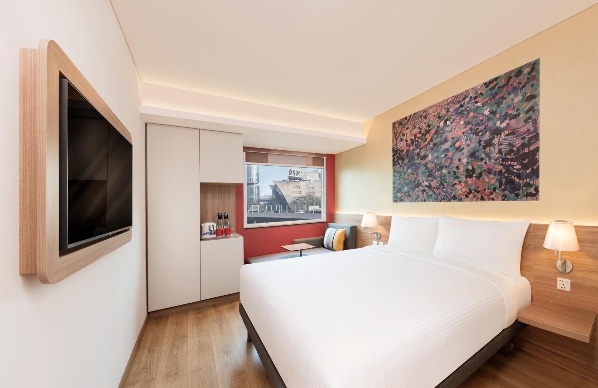 Ibis Bkc Hotel 3*