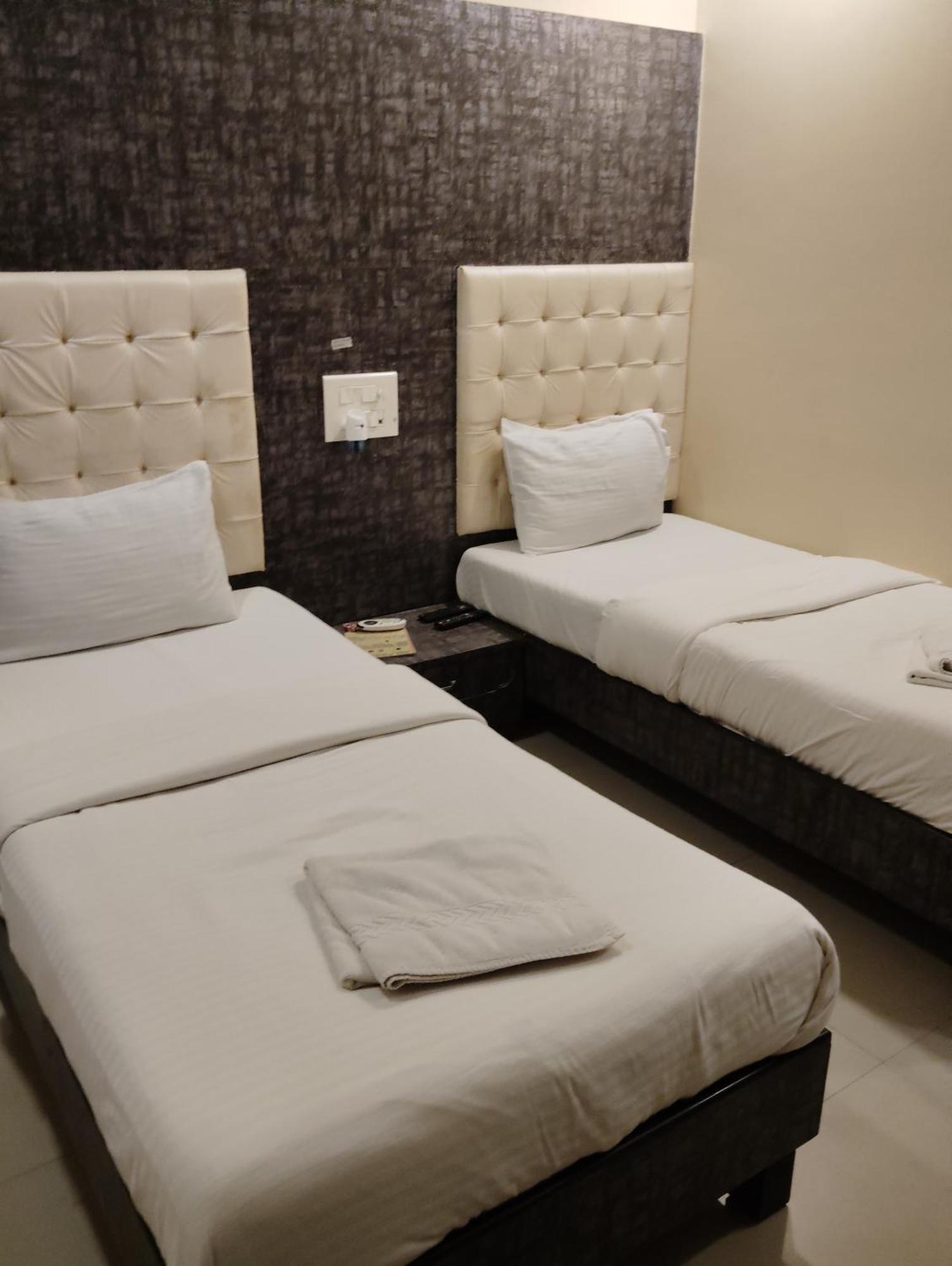 Crystal Park Near Nesco Exhibition Center Hotel *