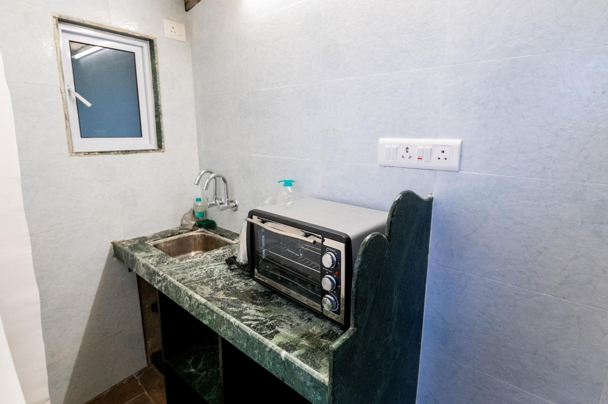 Swank At Sunset 1 Bedroom * Mumbai