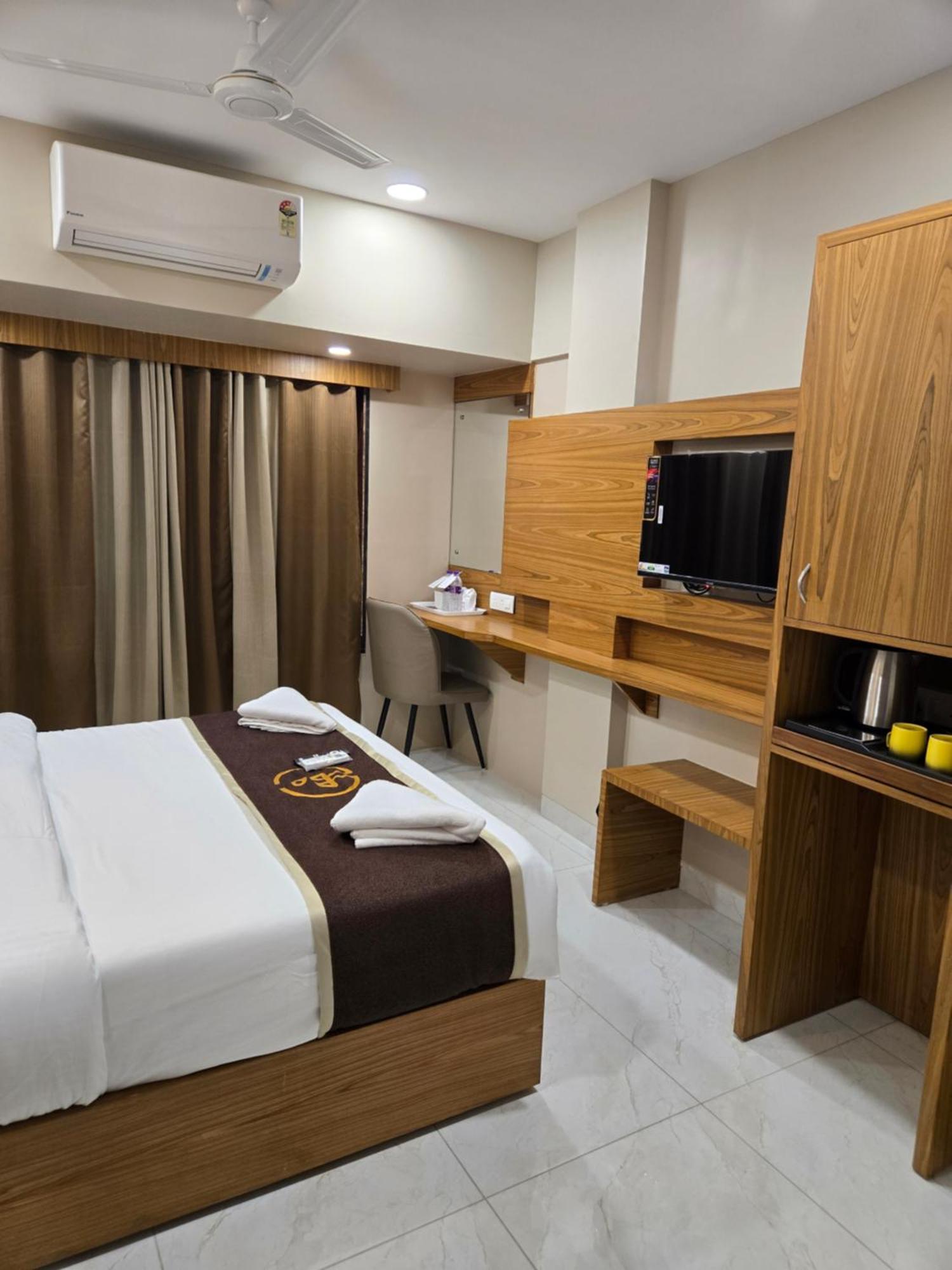 Galaxy Bkc Hotel 2*