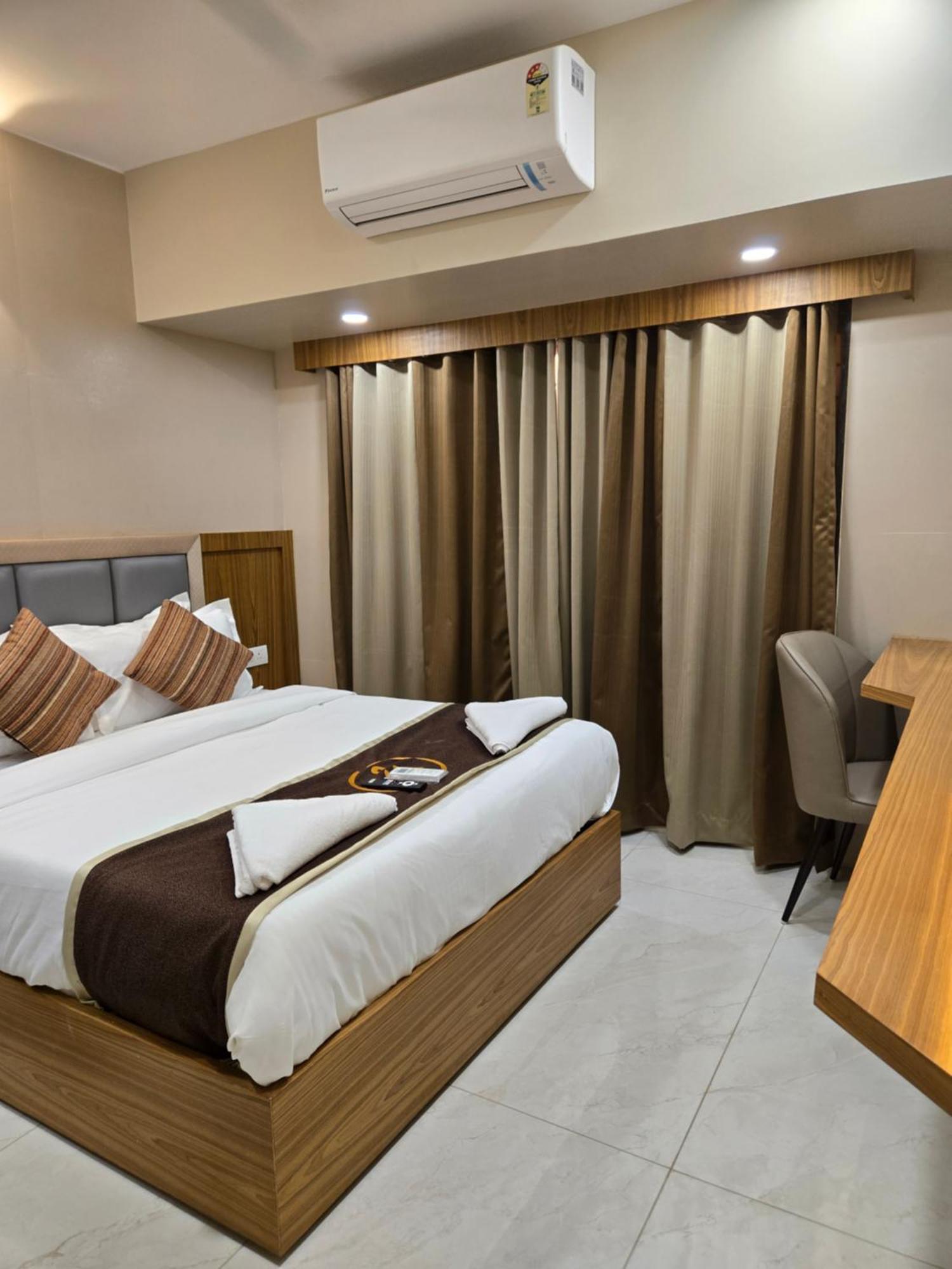 Galaxy Bkc Hotel 2*