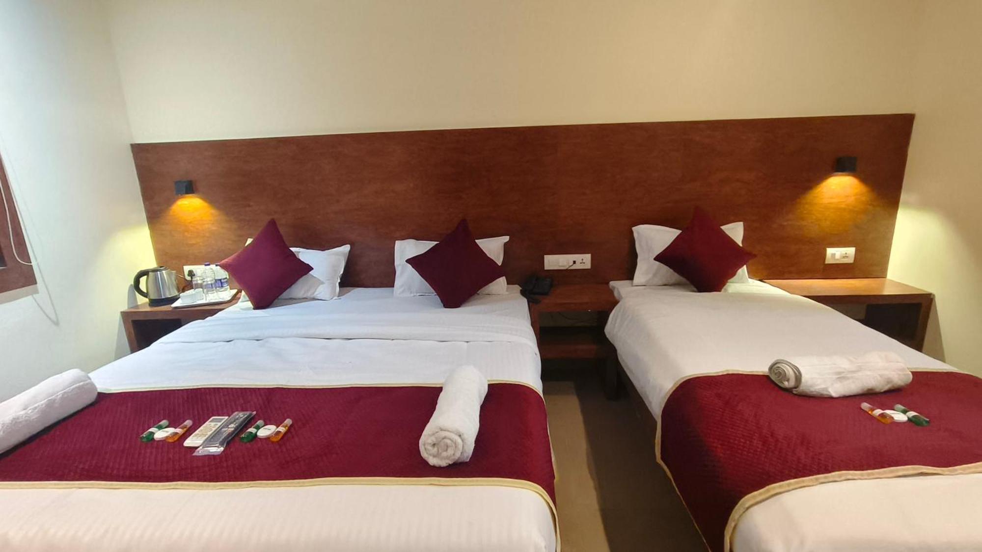 Hotel Ashraya International Mumbai
