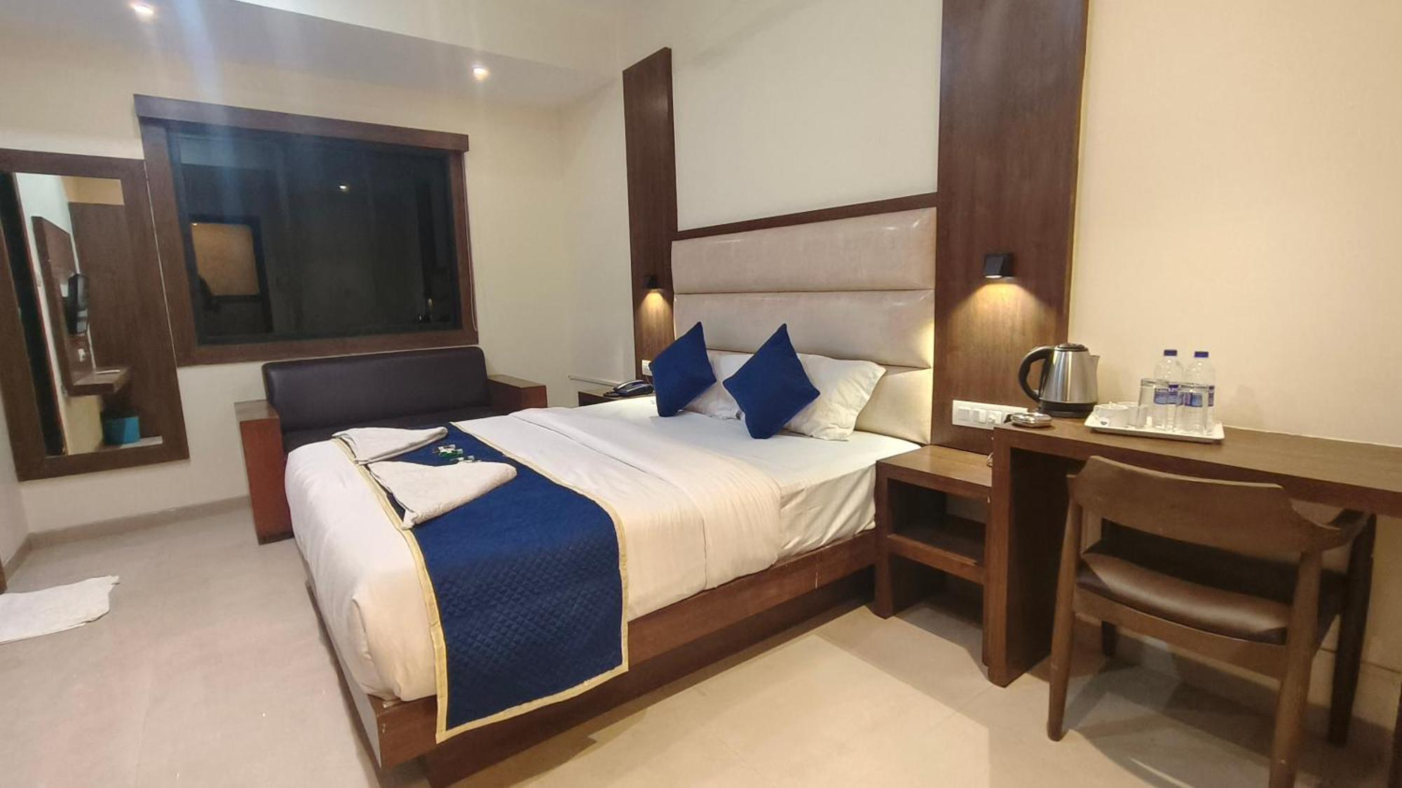 Ashraya International Hotel Mumbai