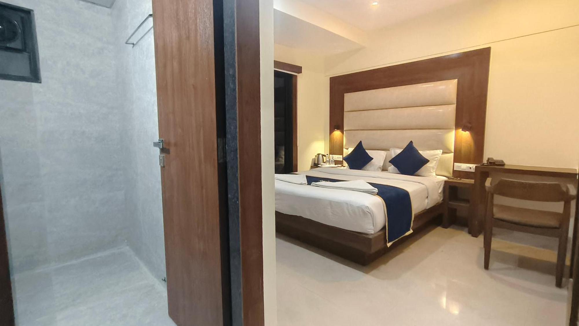 Hotel Ashraya International Mumbai