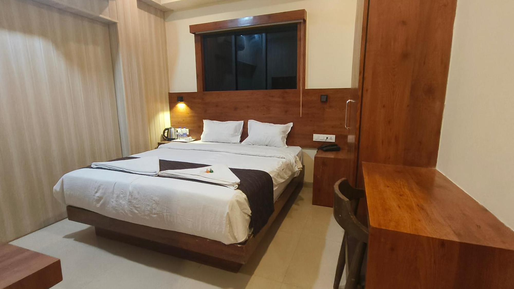 Ashraya International Hotel Mumbai